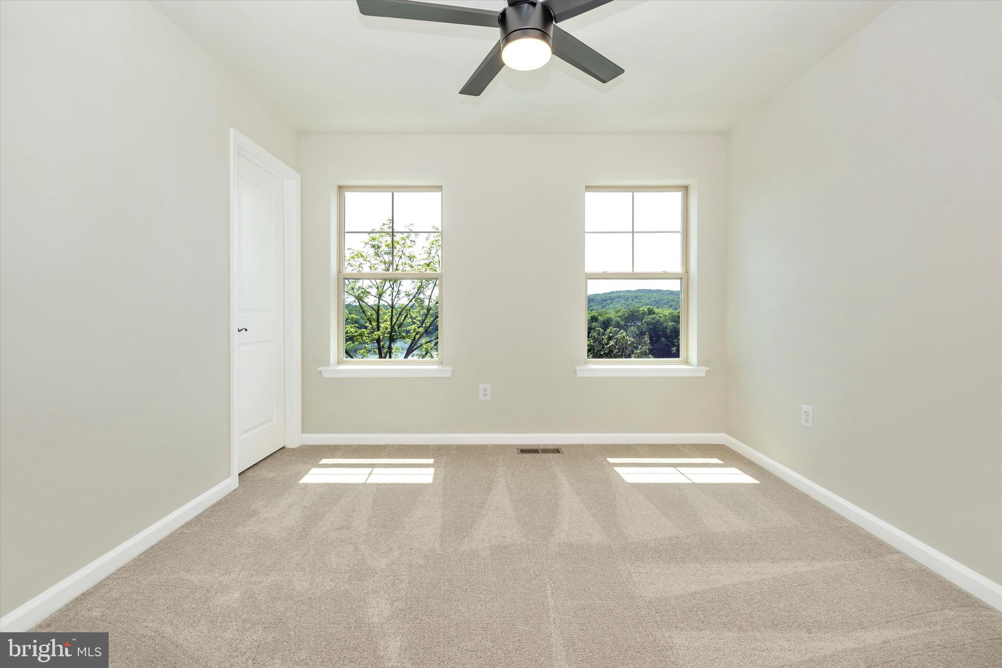 LAKE LINGANORE - Residential