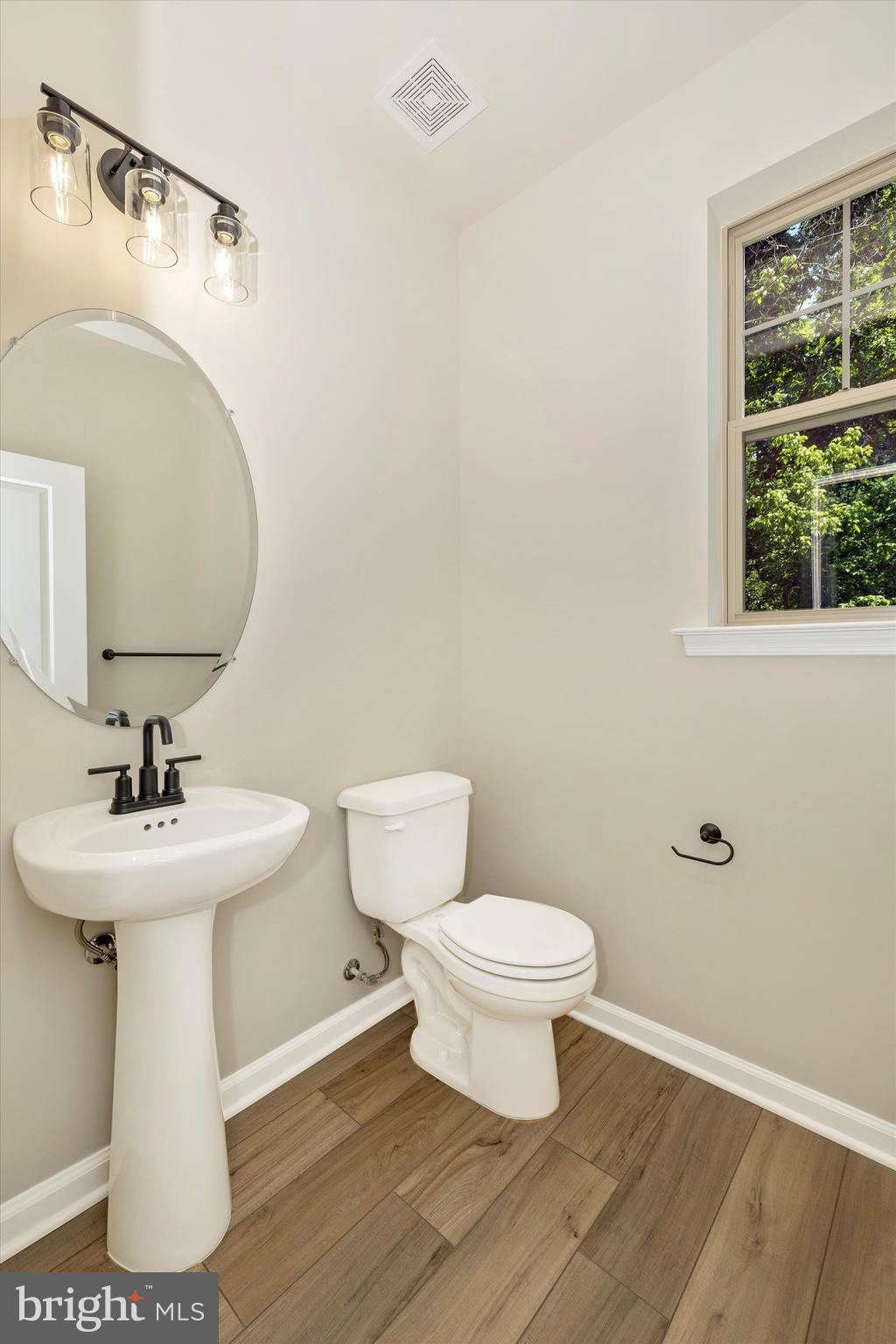 LAKE LINGANORE - Residential