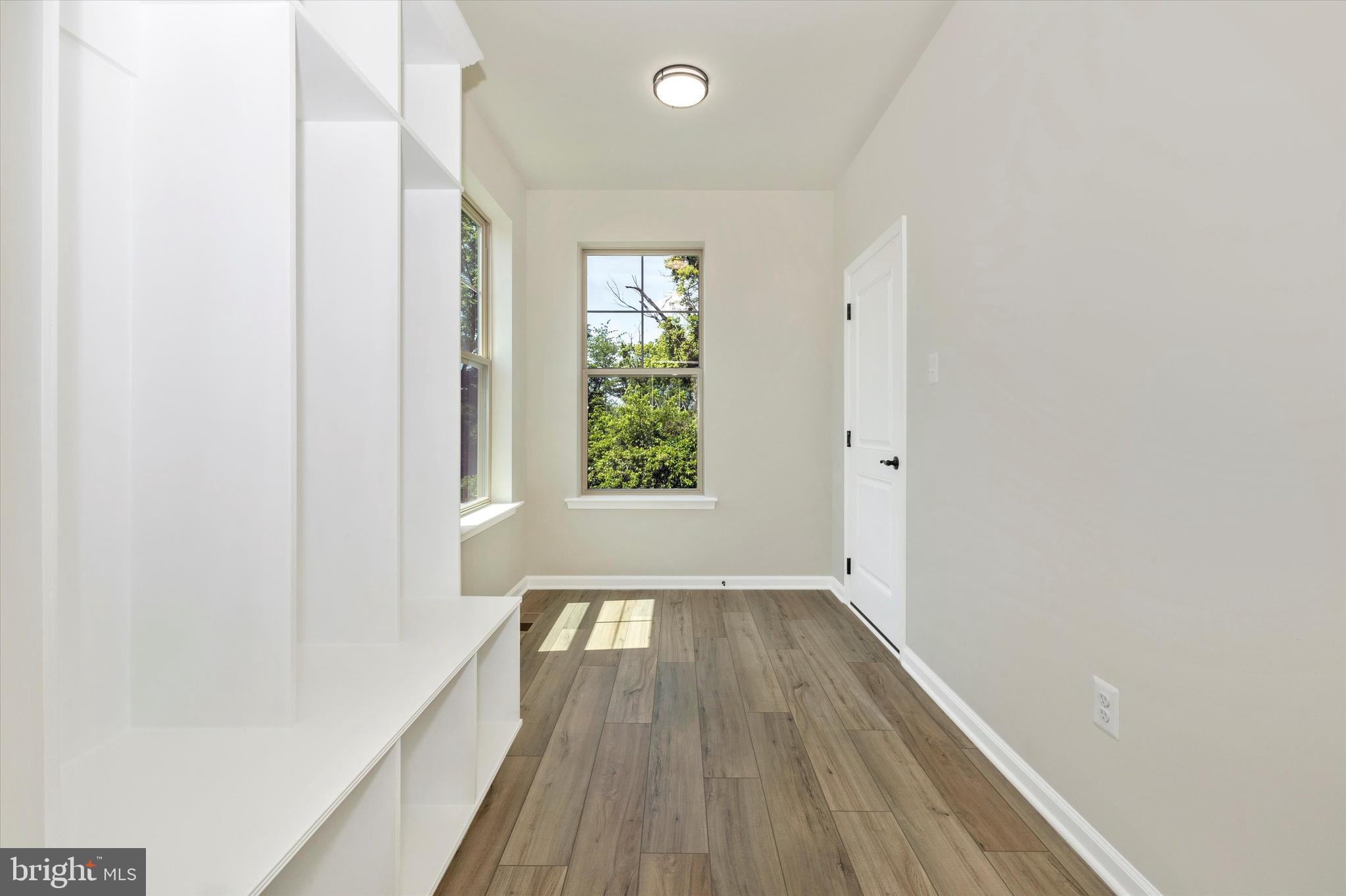 LAKE LINGANORE - Residential