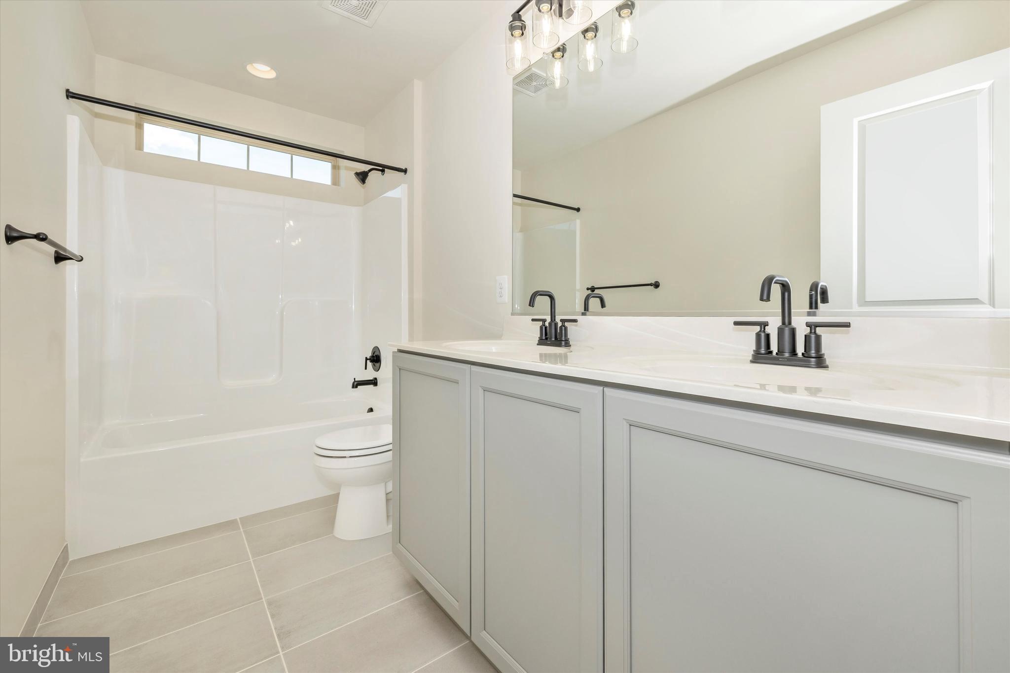 LAKE LINGANORE - Residential