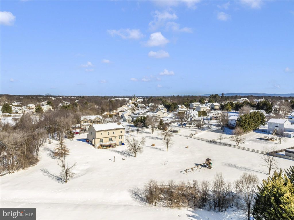 Photo of 19529 Portsmouth Drive, HAGERSTOWN, MD 21742 (MLS # MDWA2033942)