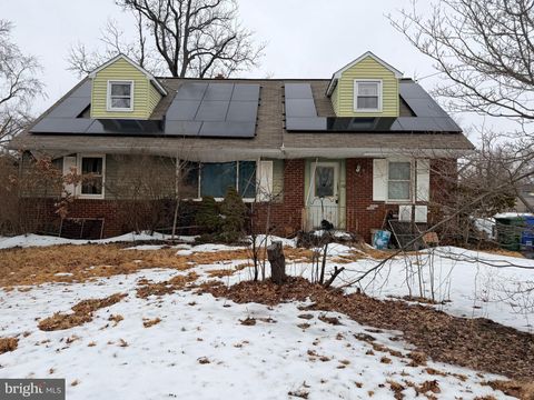 Townhouse For Sale - 132 Oakdale Road<br/> CHERRY HILL, NJ 08034