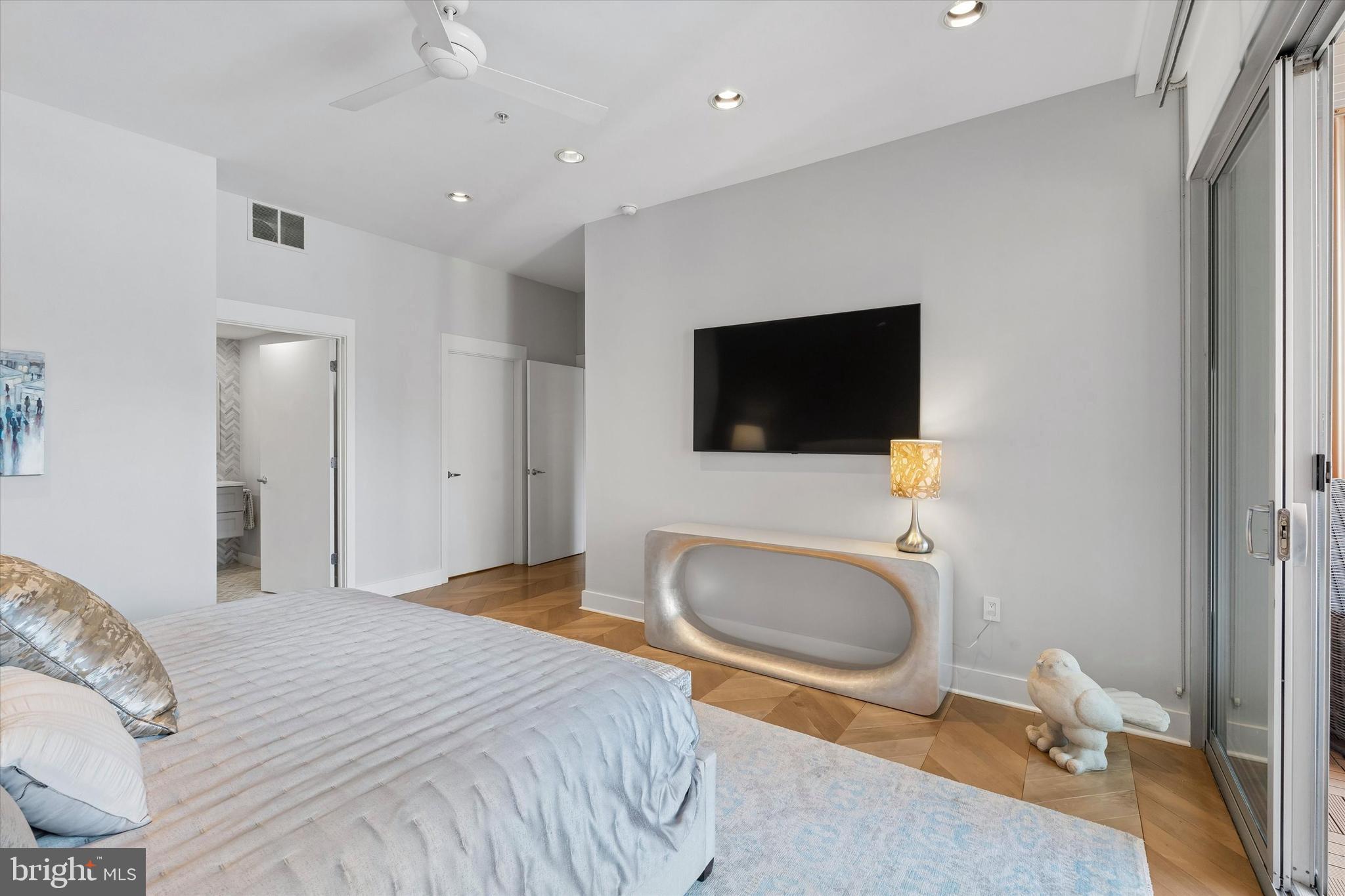 WASHINGTON SQ WEST - Residential