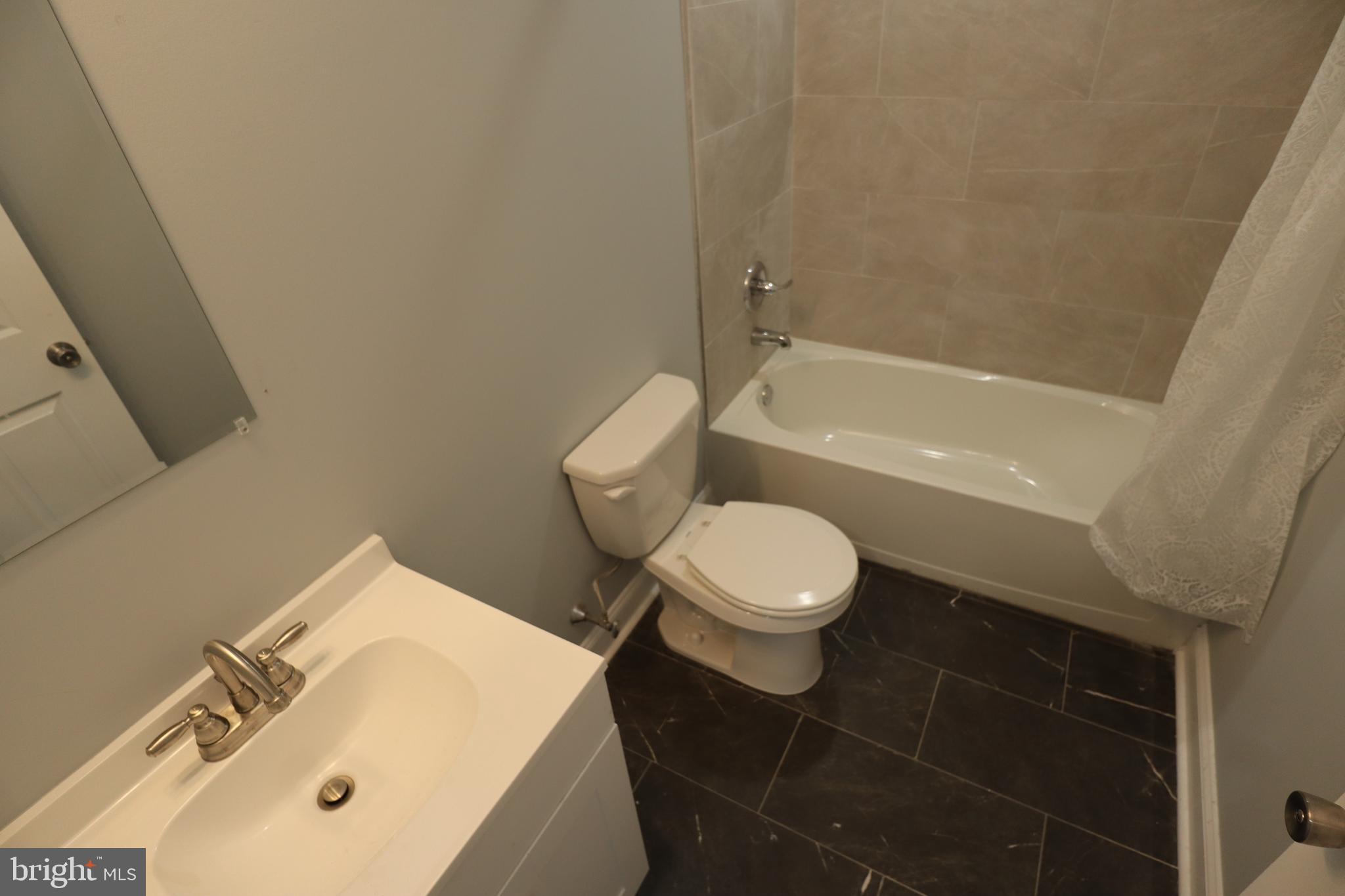 TEMPLE UNIVERSITY - Residential Lease