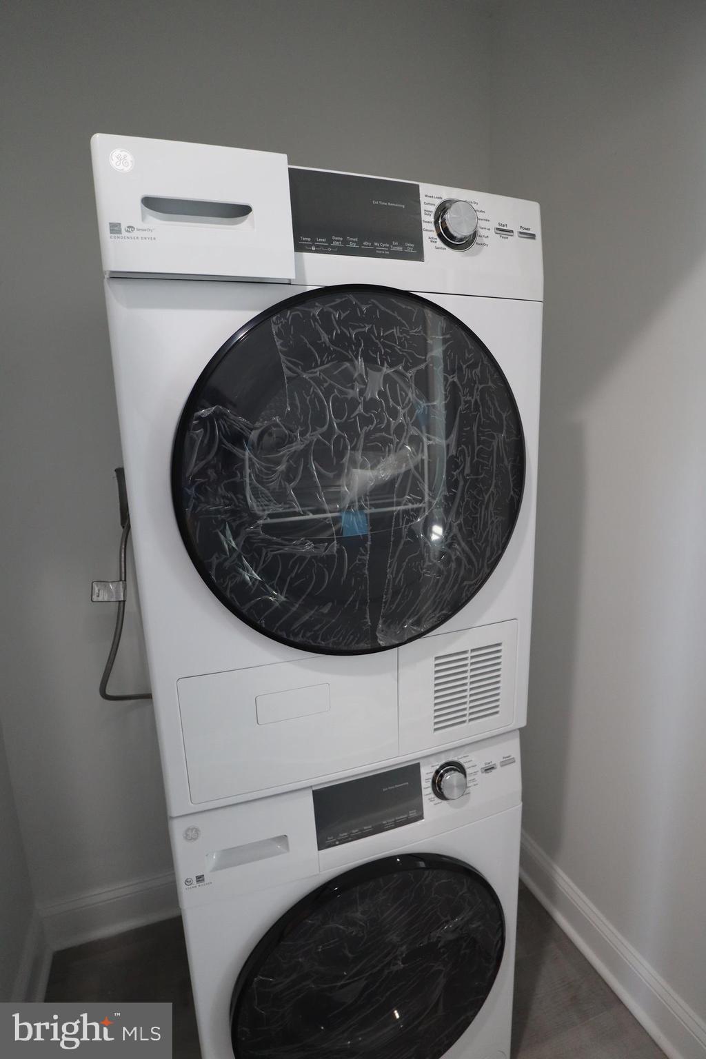 TEMPLE UNIVERSITY - Residential Lease