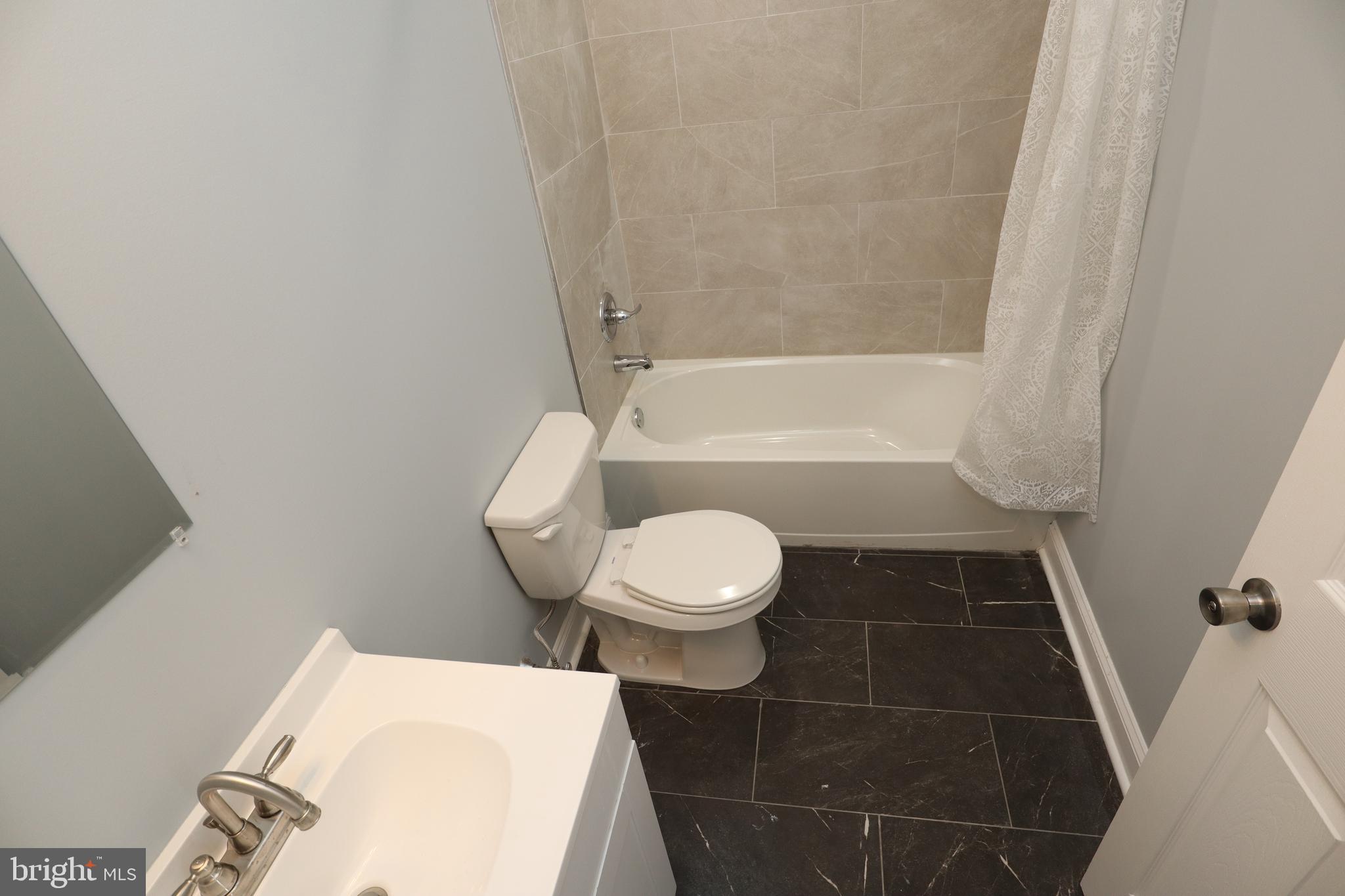 TEMPLE UNIVERSITY - Residential Lease