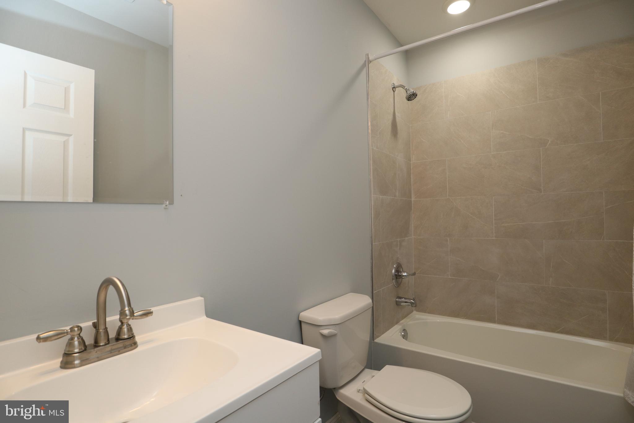 TEMPLE UNIVERSITY - Residential Lease