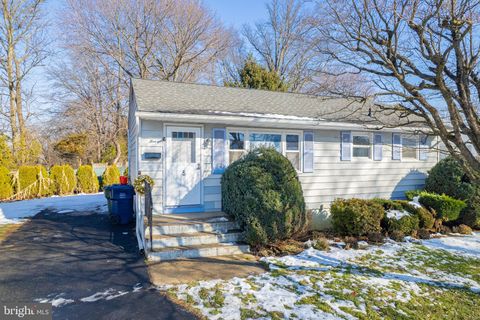 5 ROCKY BROOK COURT HIGHTSTOWN NJ 08520