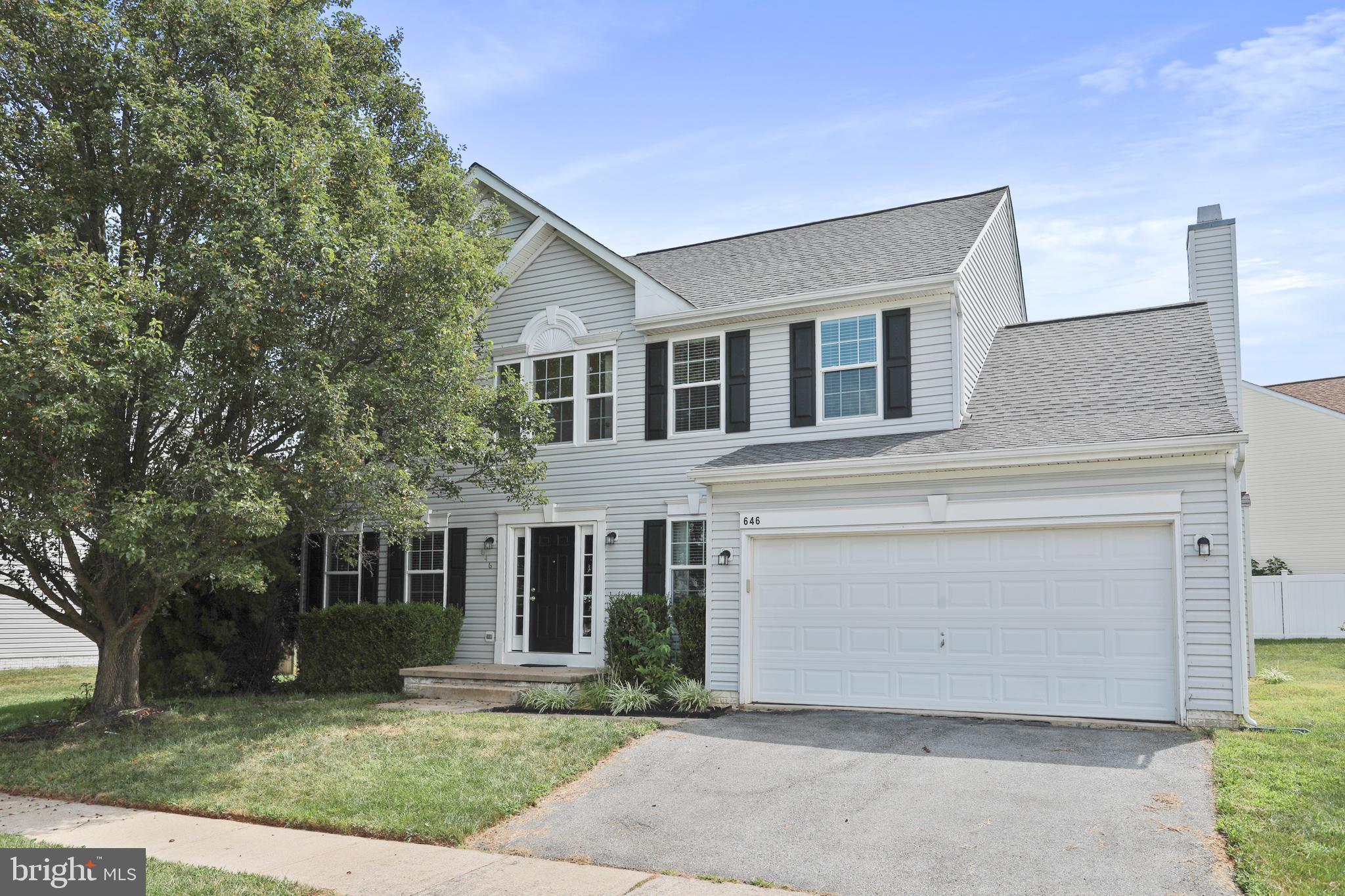 Location Location Location
This property is positioned in a prime area, providing convenient access to both Loudoun and Clarke Counties in Virginia. The main level features a formal living room and dining room. A comfortable family room with a wood-burning fireplace adjoins the breakfast nook and a kitchen outfitted with new granite countertops. The upper level offers four bedrooms and two full bathrooms. The primary suite is generously sized with a walk-in closet and ensuite bathroom with a soaking tub and double sink vanity. The lower basement level is framed and ready for completion to suit individual preferences. It includes a rough-in for a bathroom.