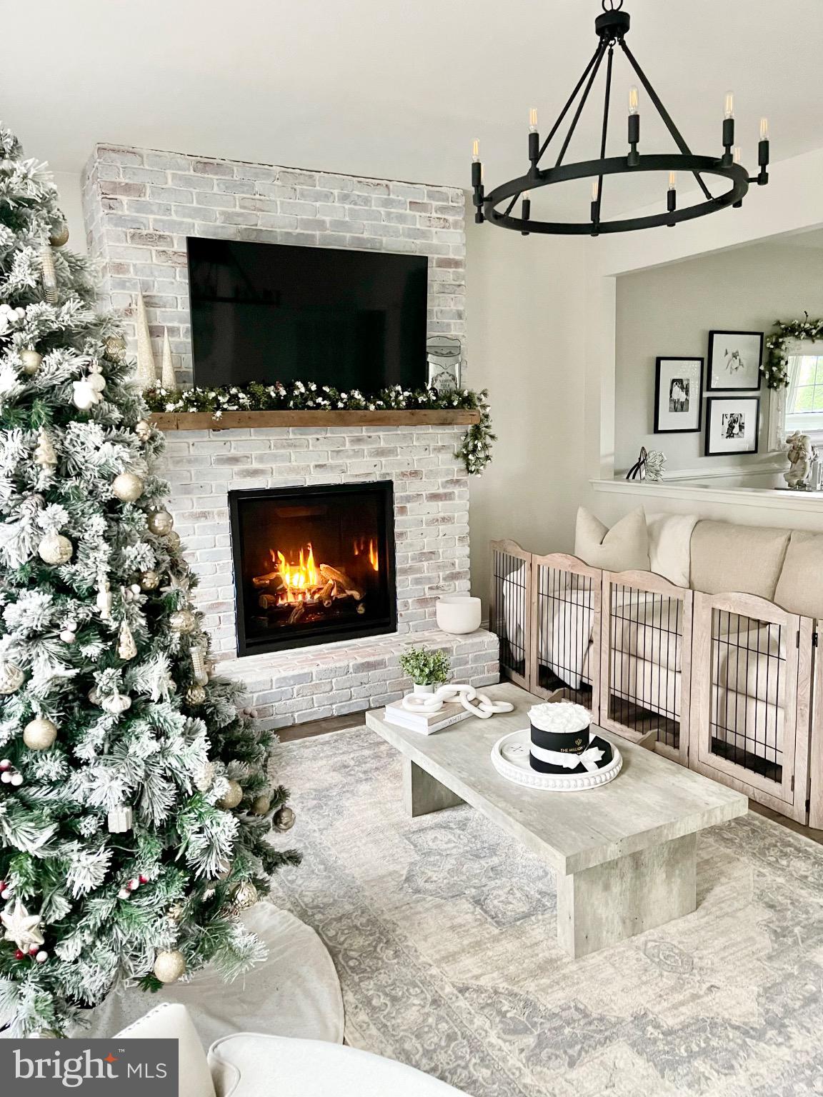 CROSSLAND AT CANAL - Residential