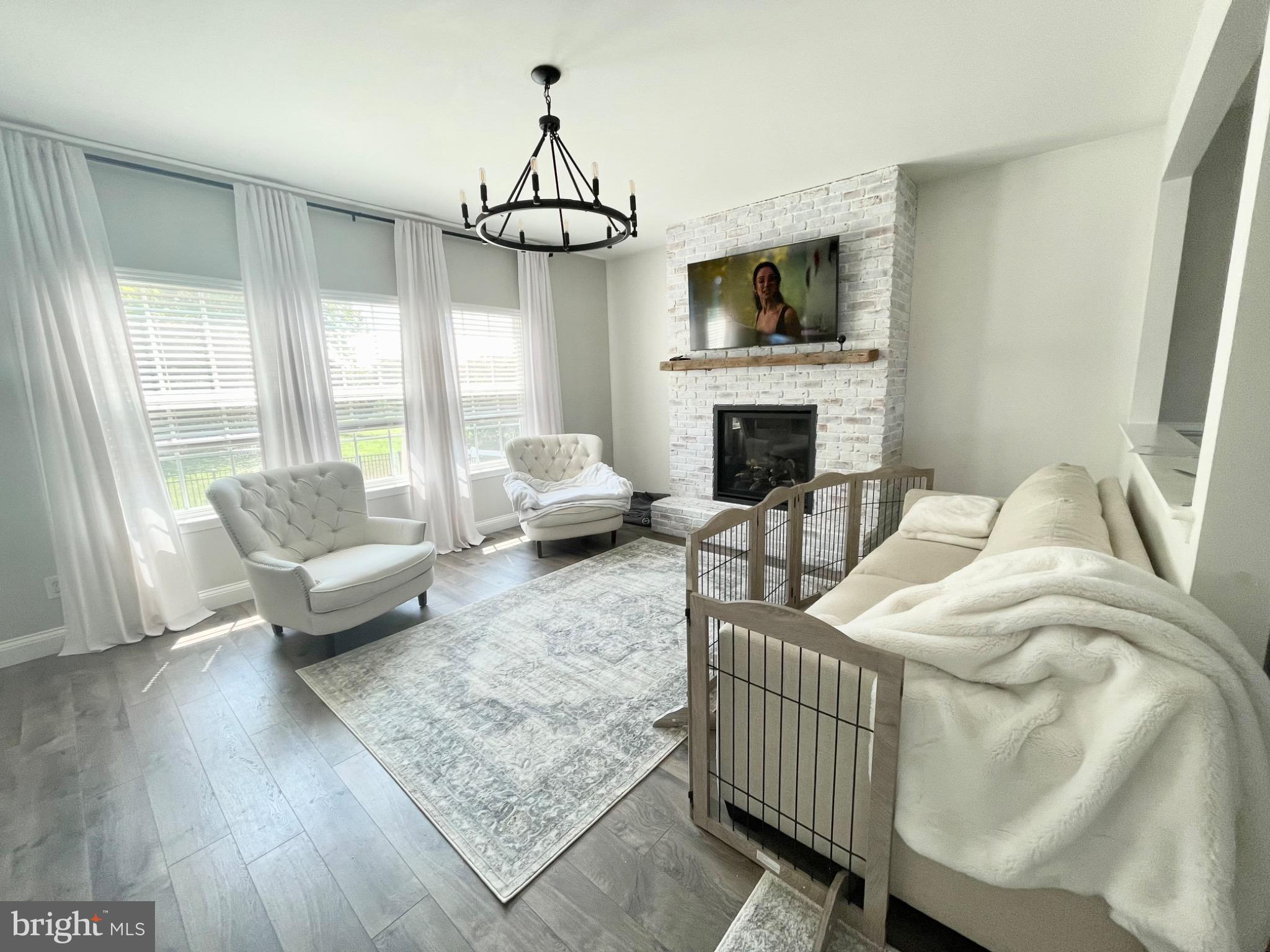 CROSSLAND AT CANAL - Residential