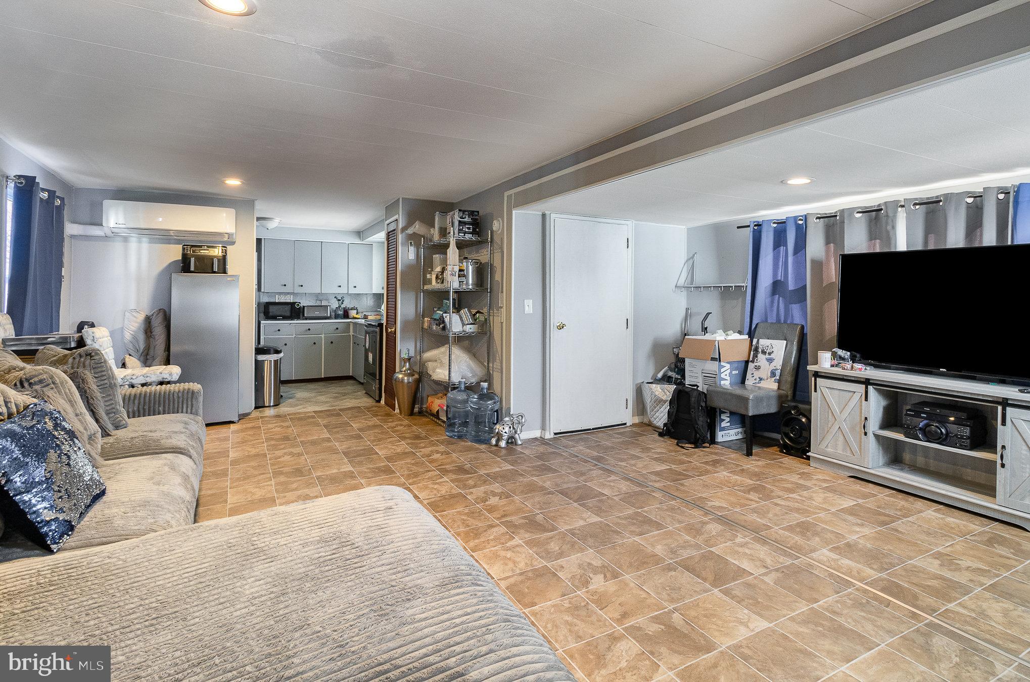 HARBORTON PLACE - Residential