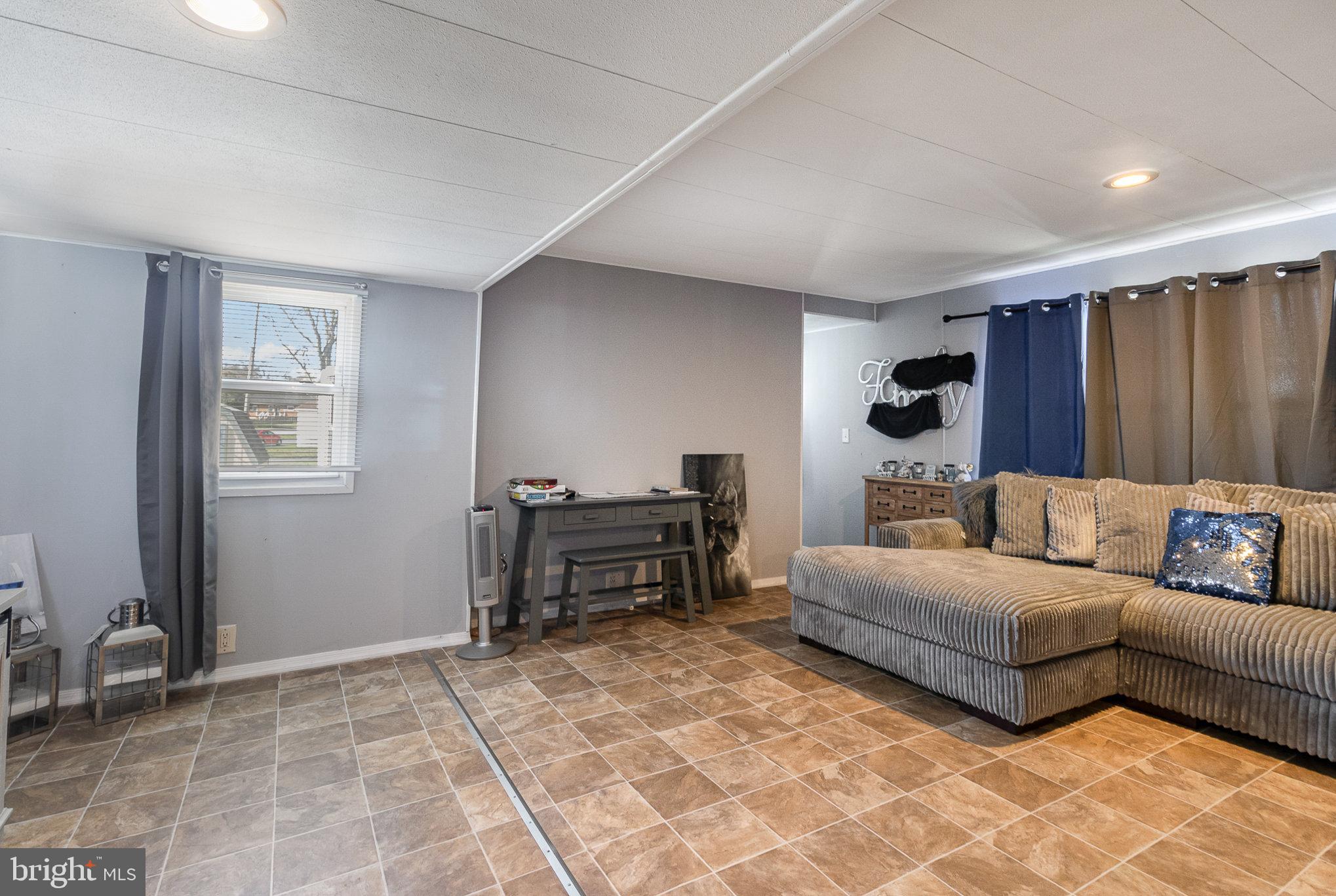 HARBORTON PLACE - Residential