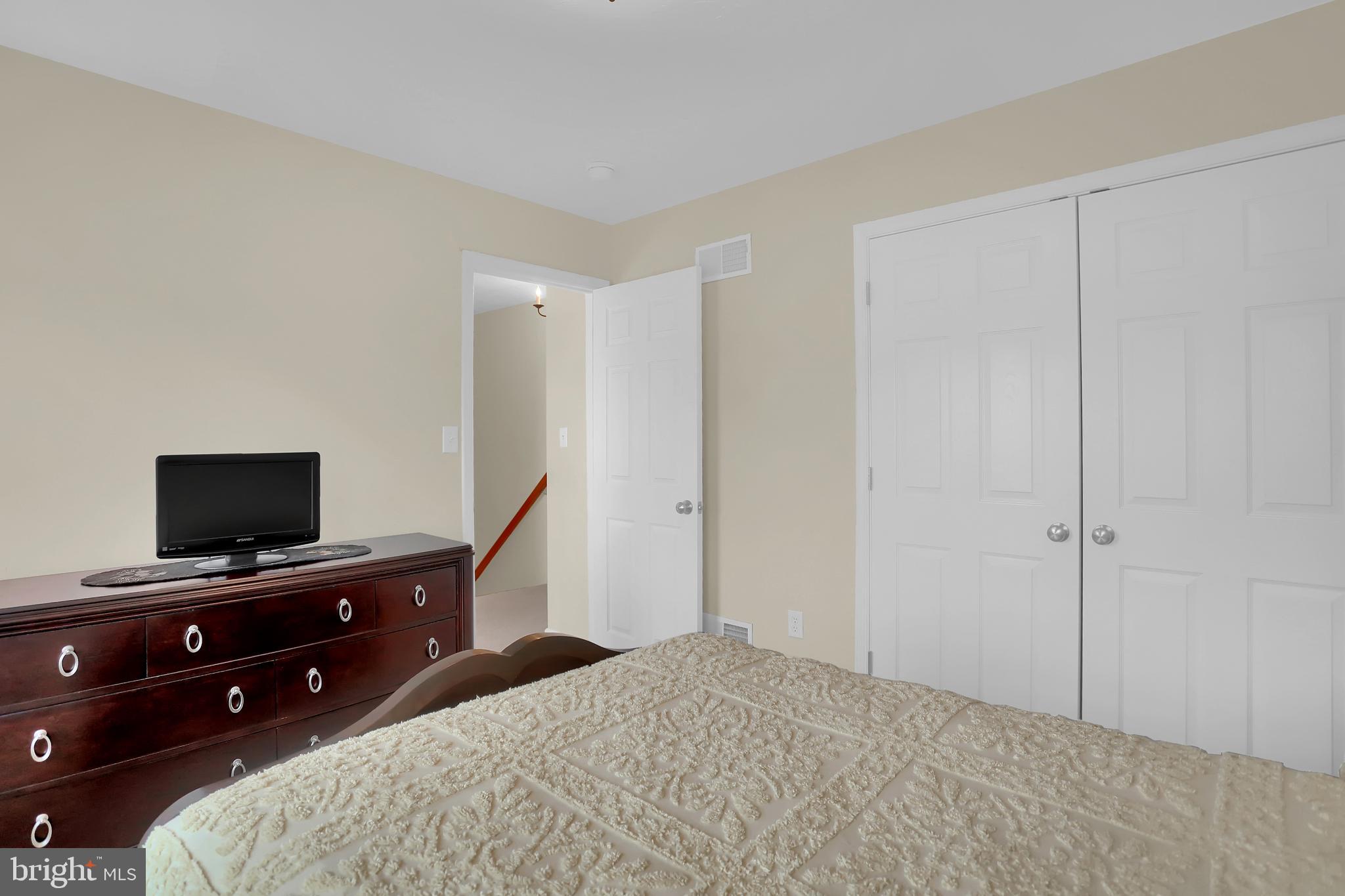 JACKSON HEIGHTS - Residential