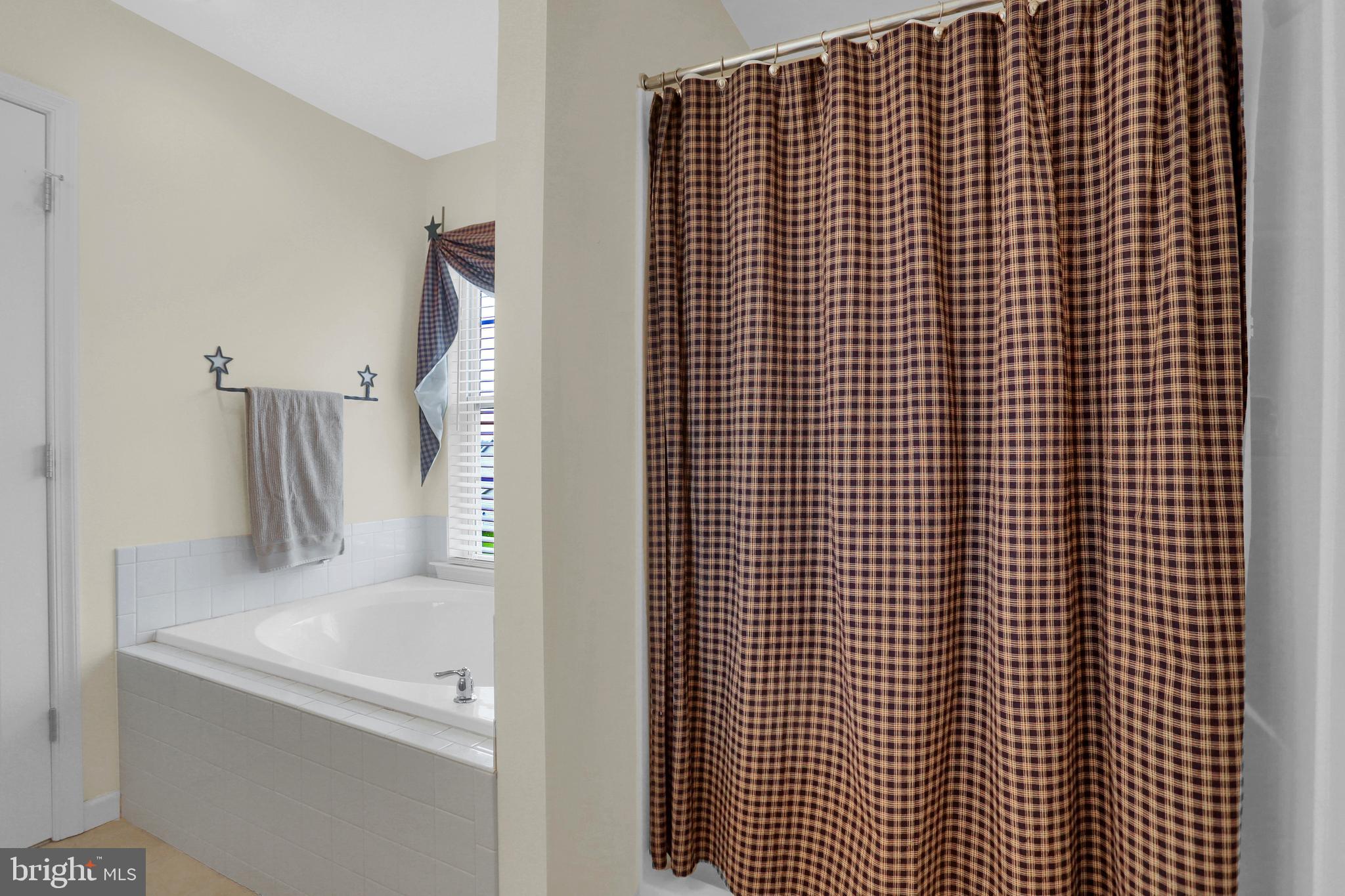 JACKSON HEIGHTS - Residential