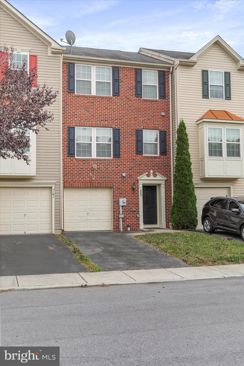 BROOKFIELD - Residential Lease