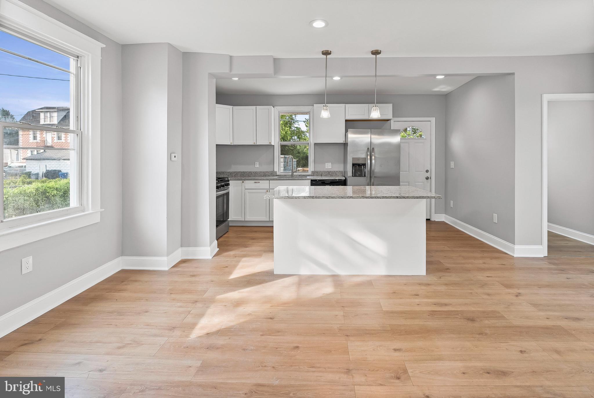 MONTEBELLO - Residential