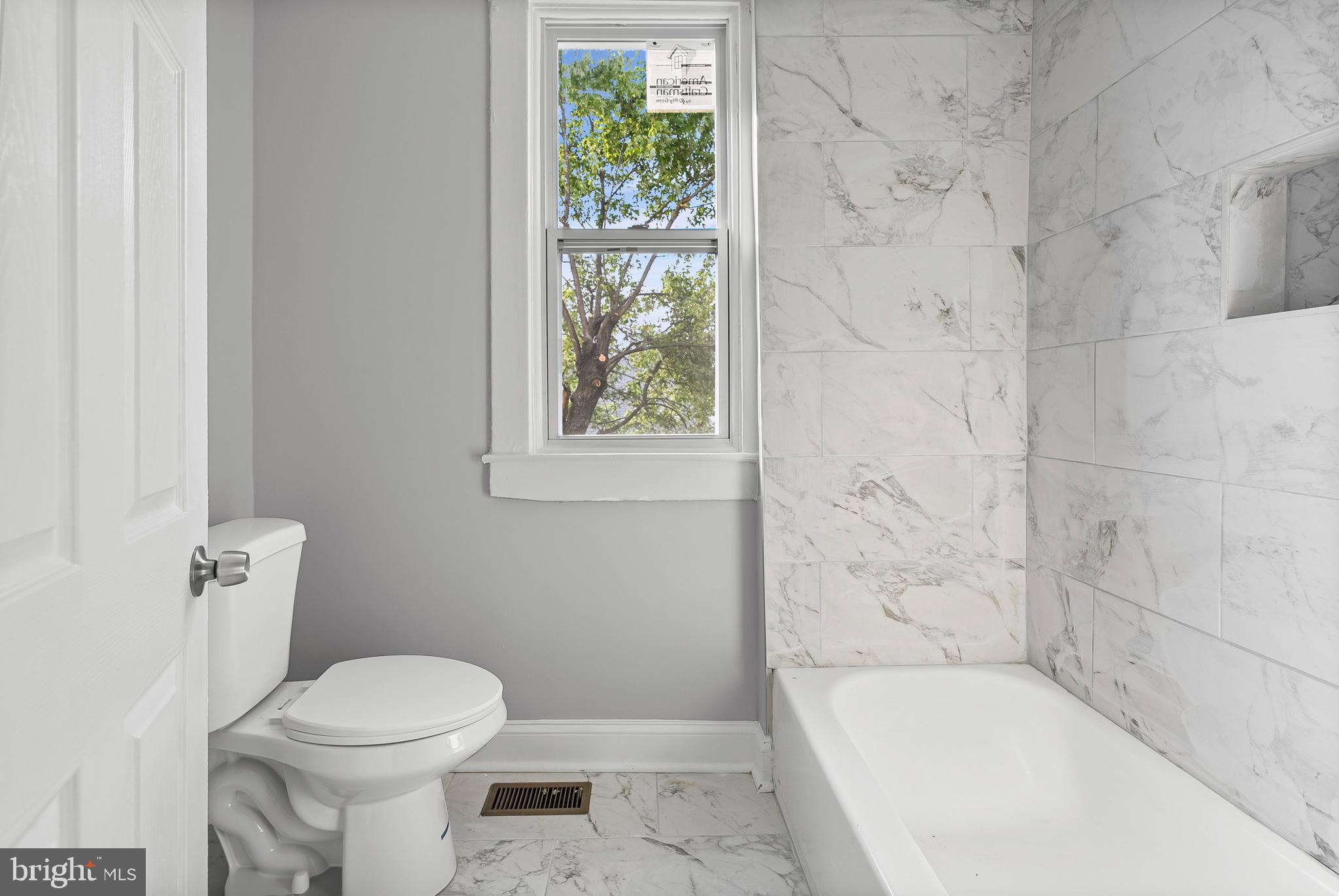 MONTEBELLO - Residential