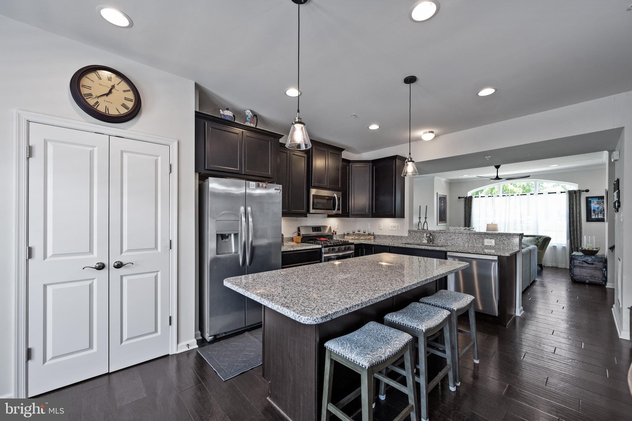 LAKE LINGANORE - Residential