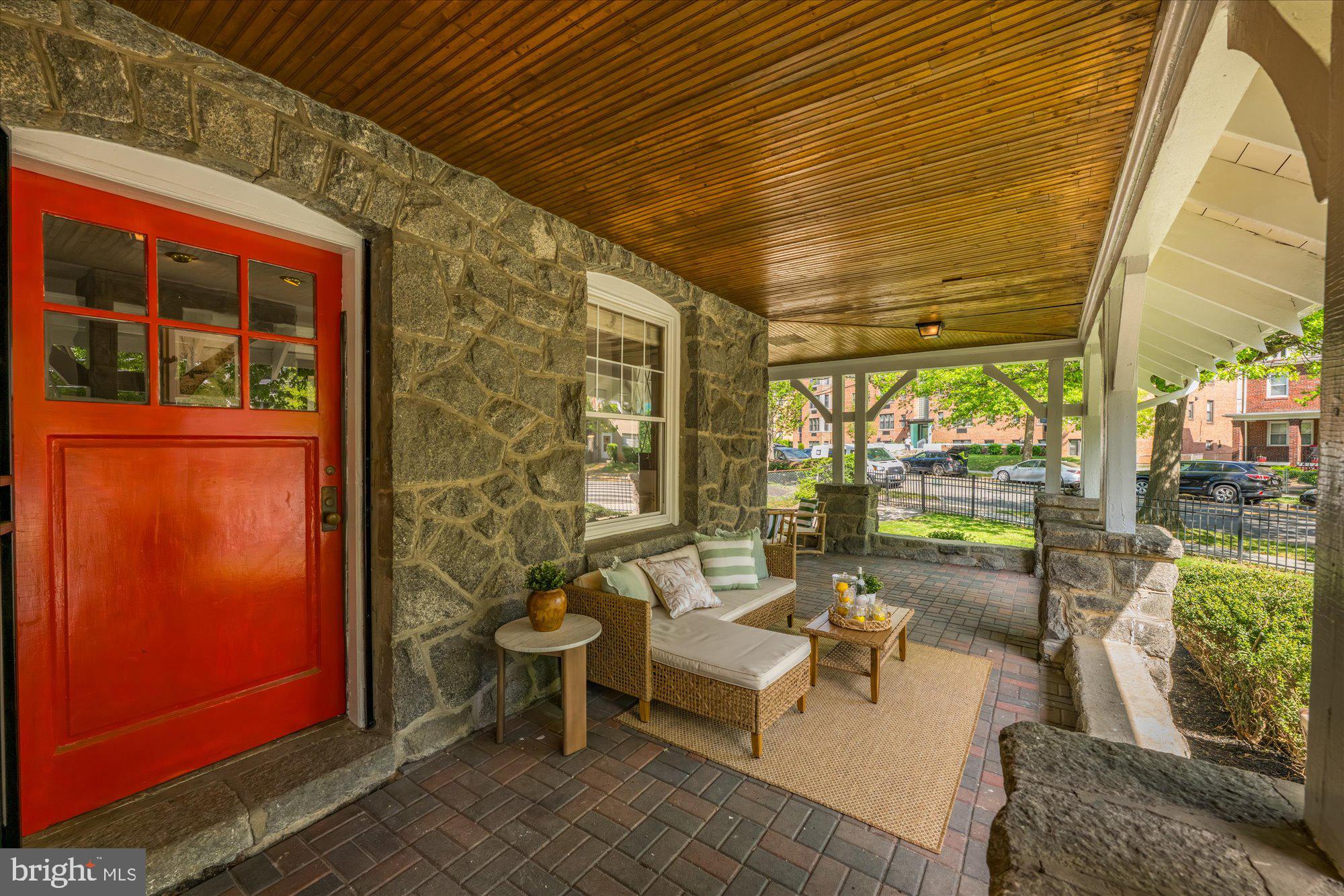 1337 MONTAGUE STREET NW