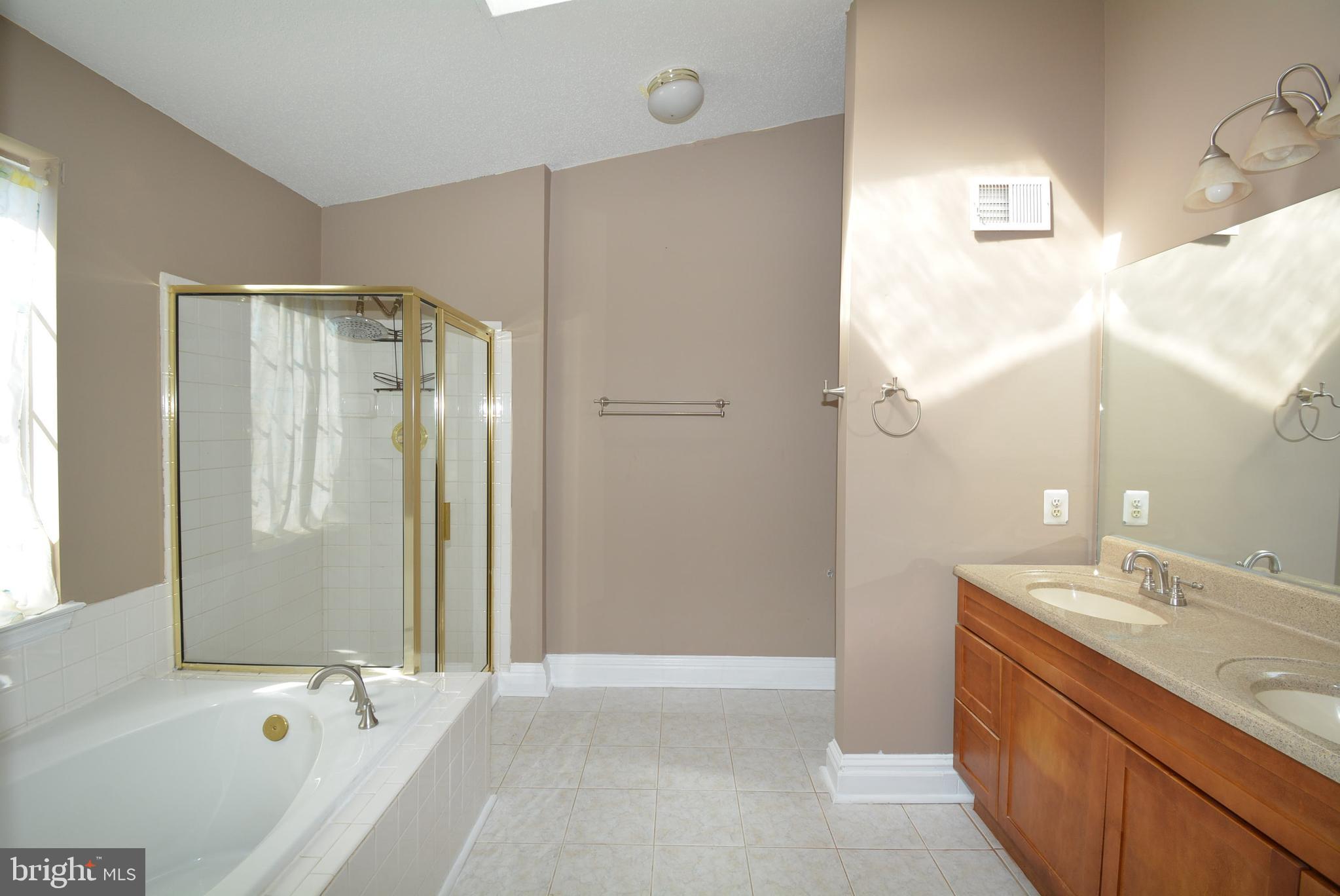 LONGMEAD - Residential