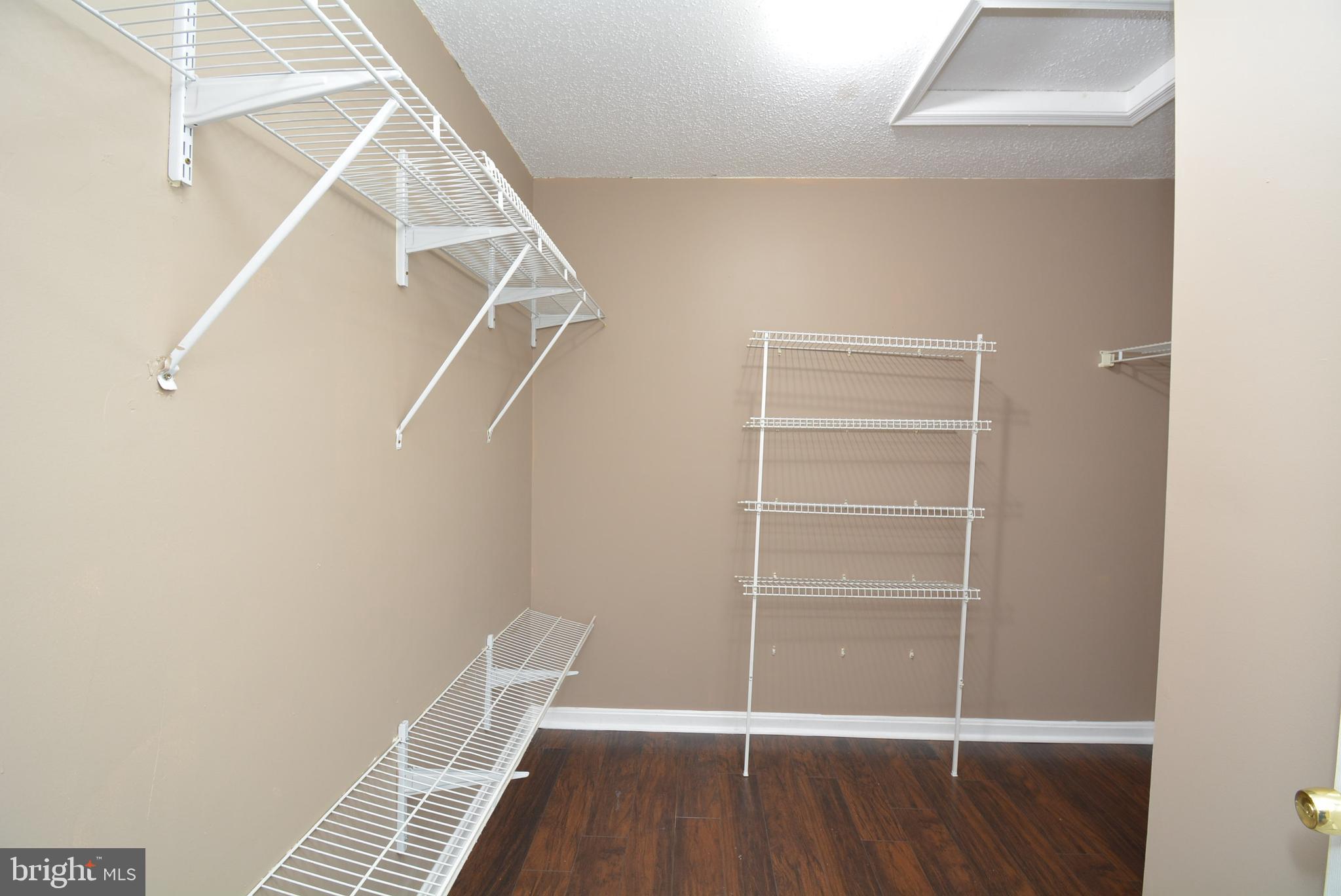 LONGMEAD - Residential