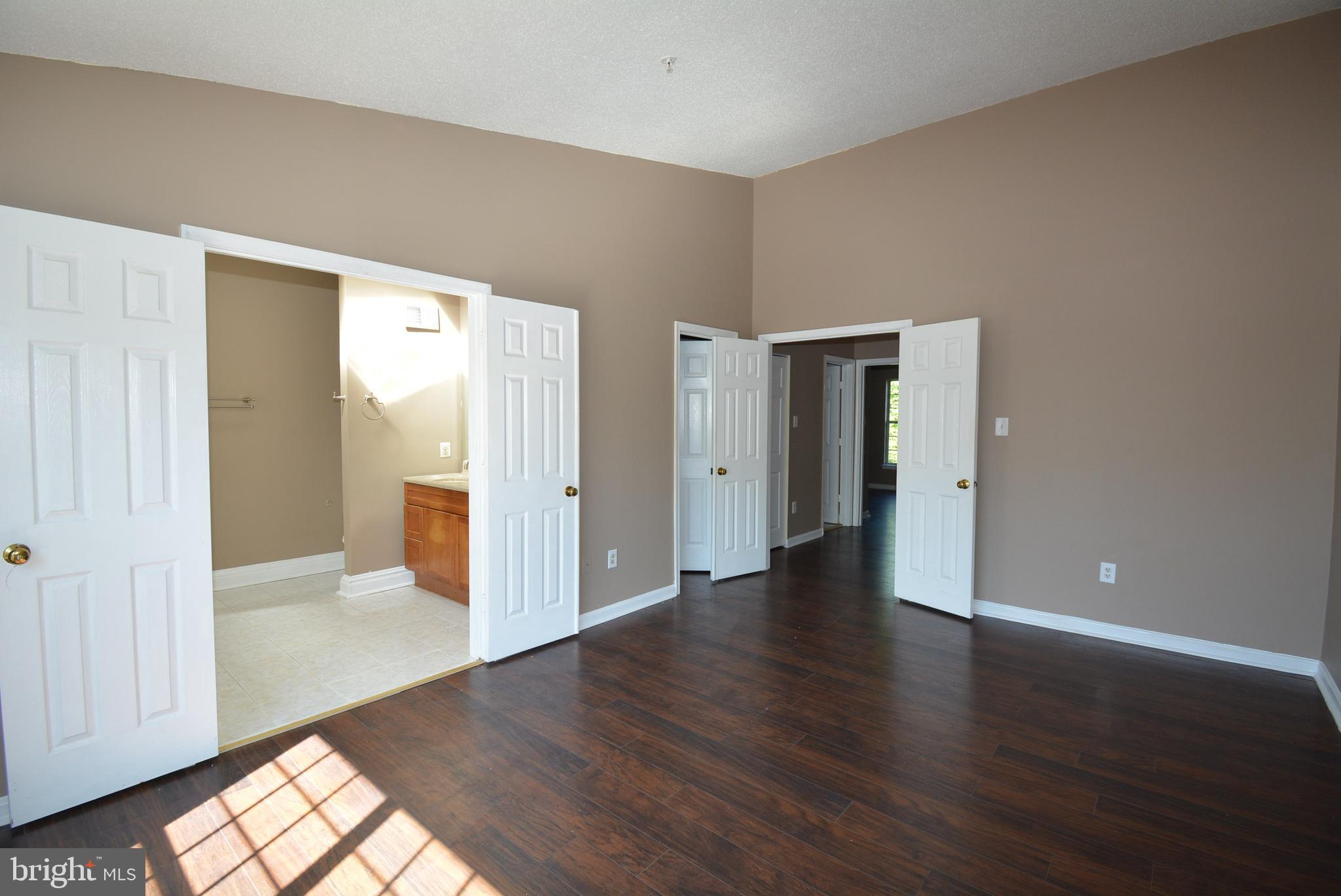 LONGMEAD - Residential