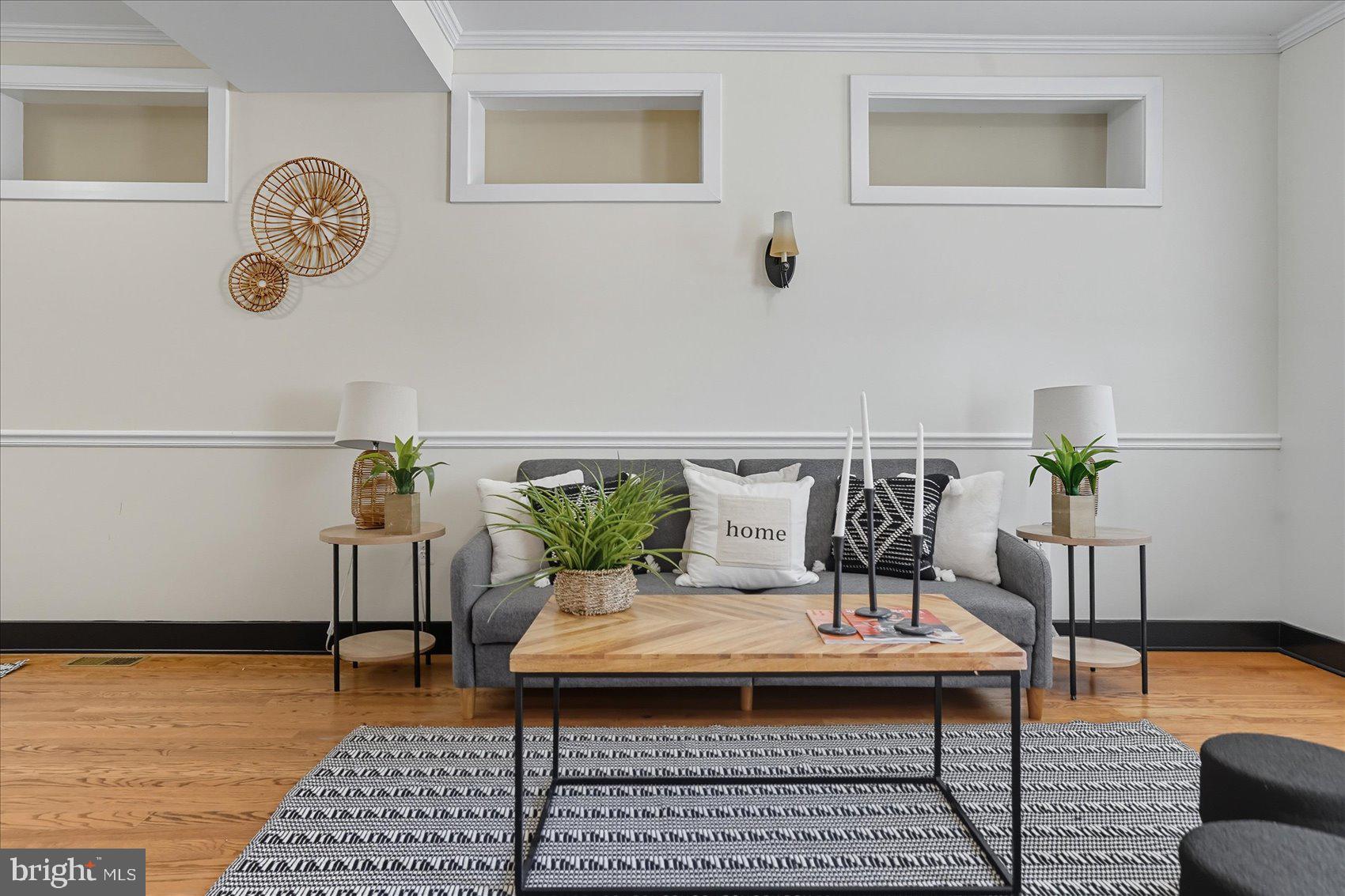 LITTLE ITALY - Residential Lease