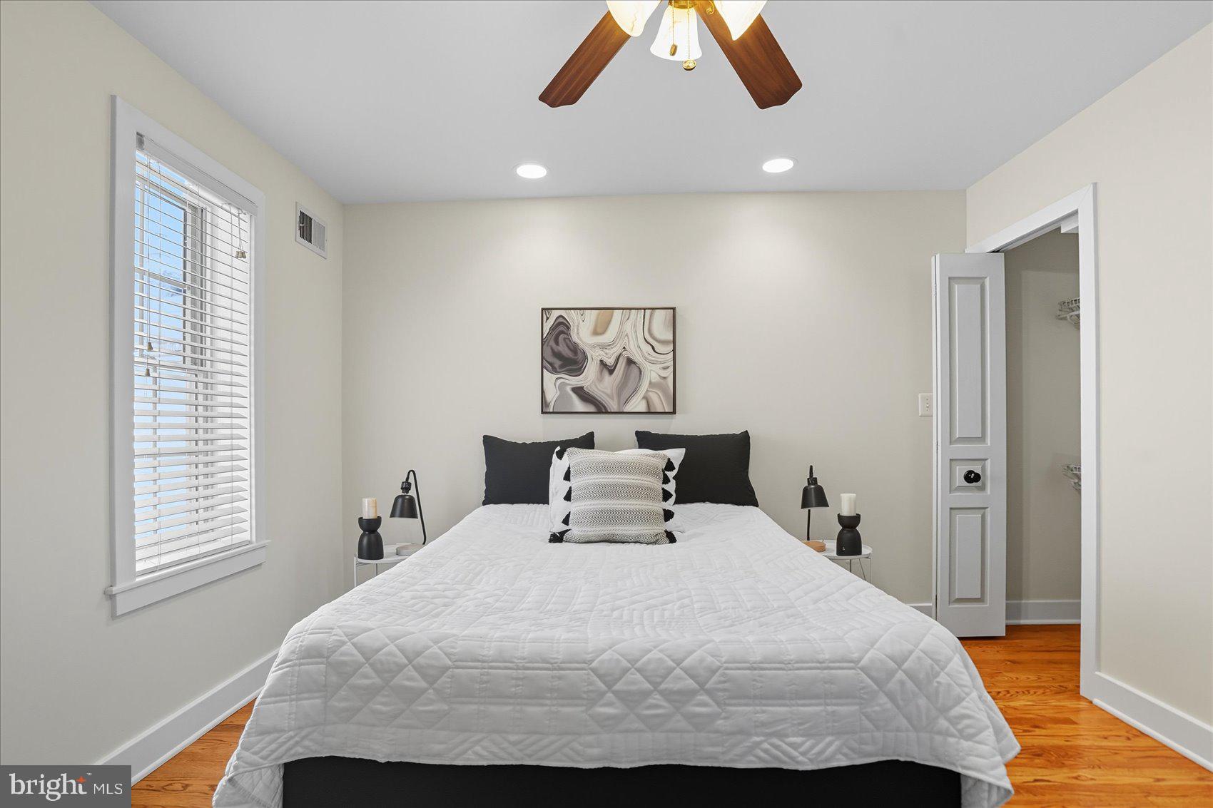 LITTLE ITALY - Residential Lease