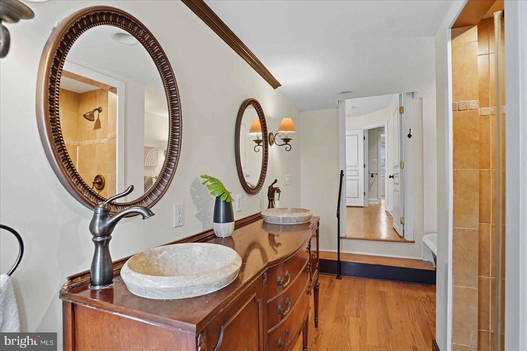 LITTLE ITALY - Residential Lease