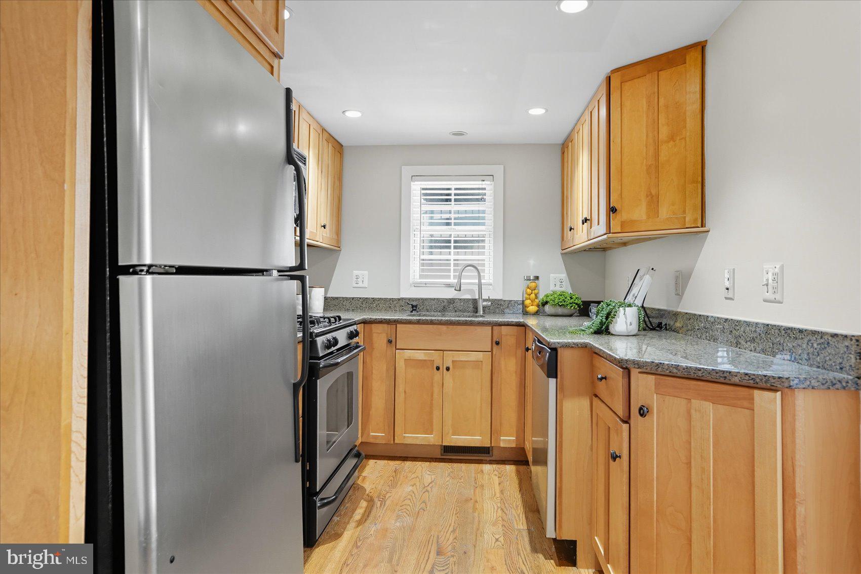 LITTLE ITALY - Residential Lease