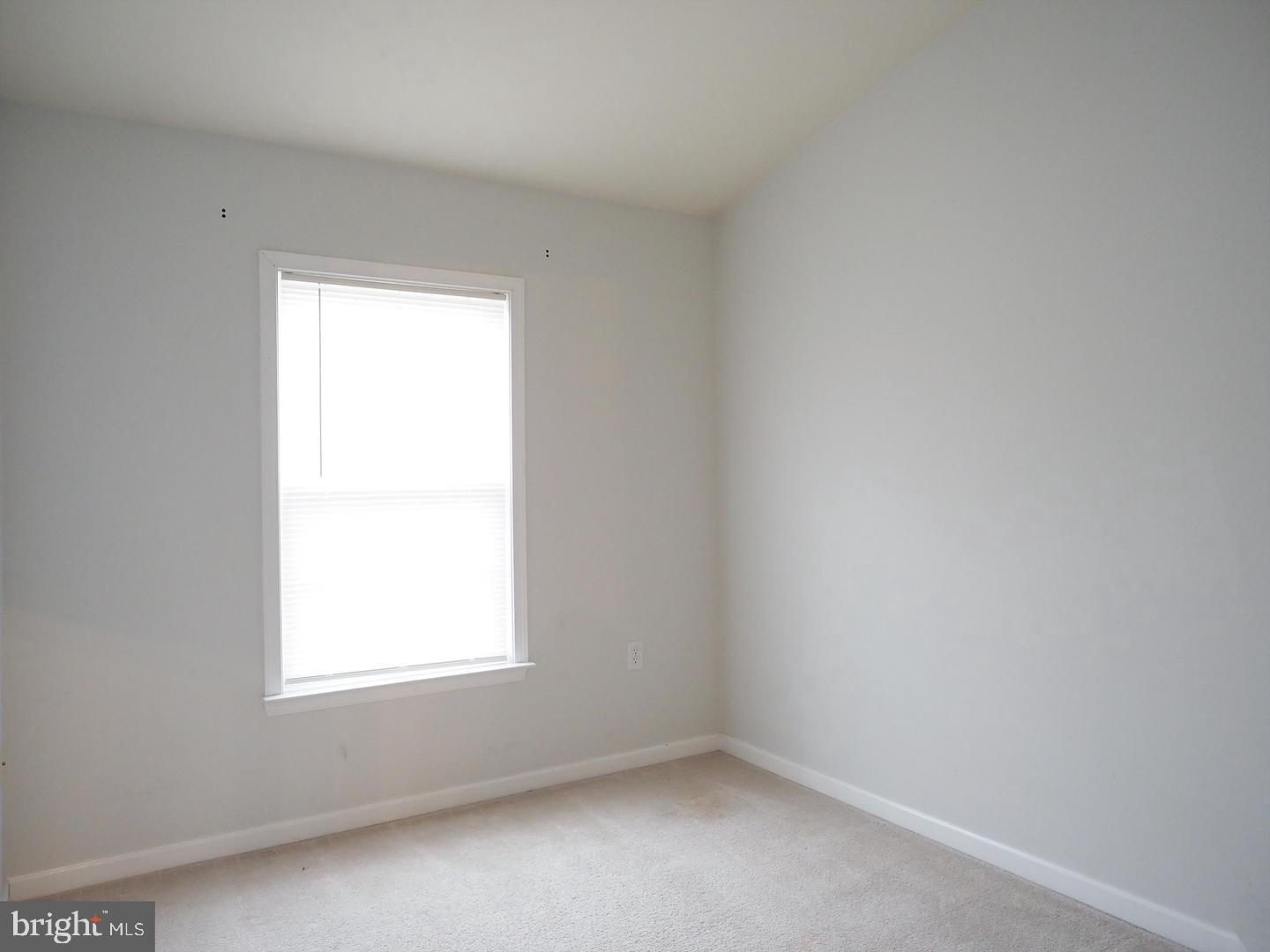 COUNTY GREEN - Residential Lease