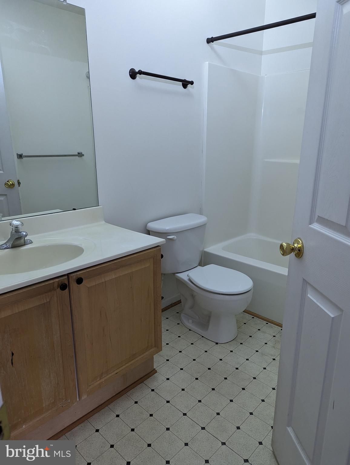 COUNTY GREEN - Residential Lease