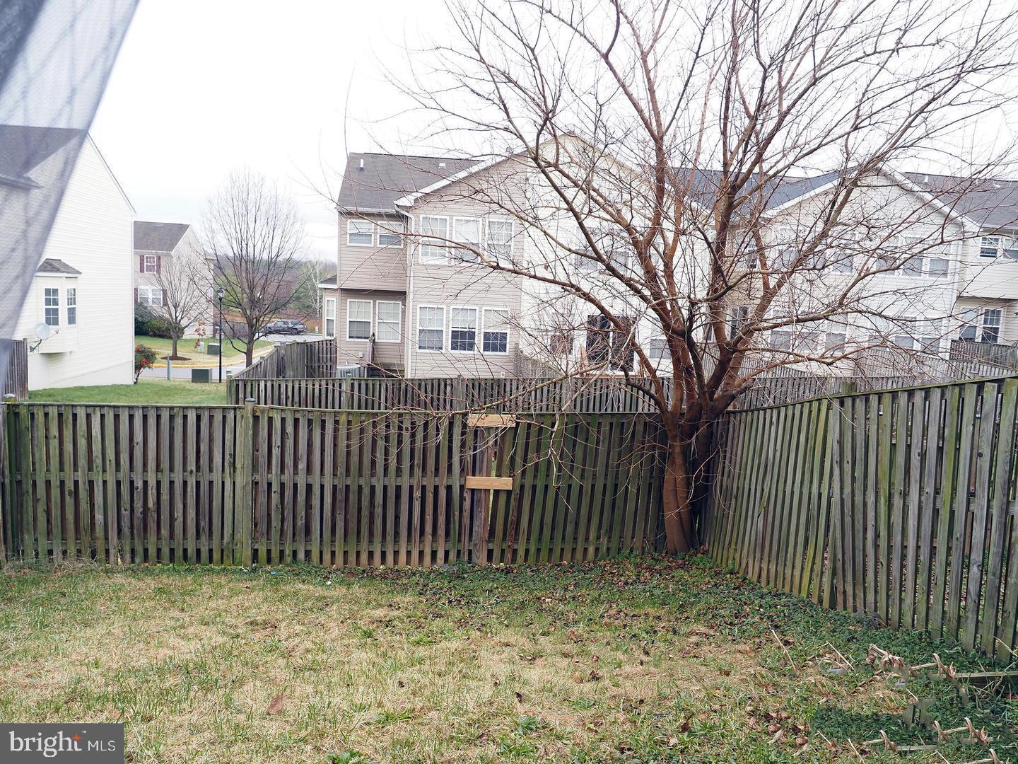 COUNTY GREEN - Residential Lease