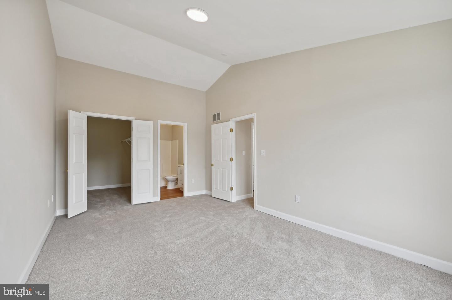 7822 ROLLING VISTA COURT