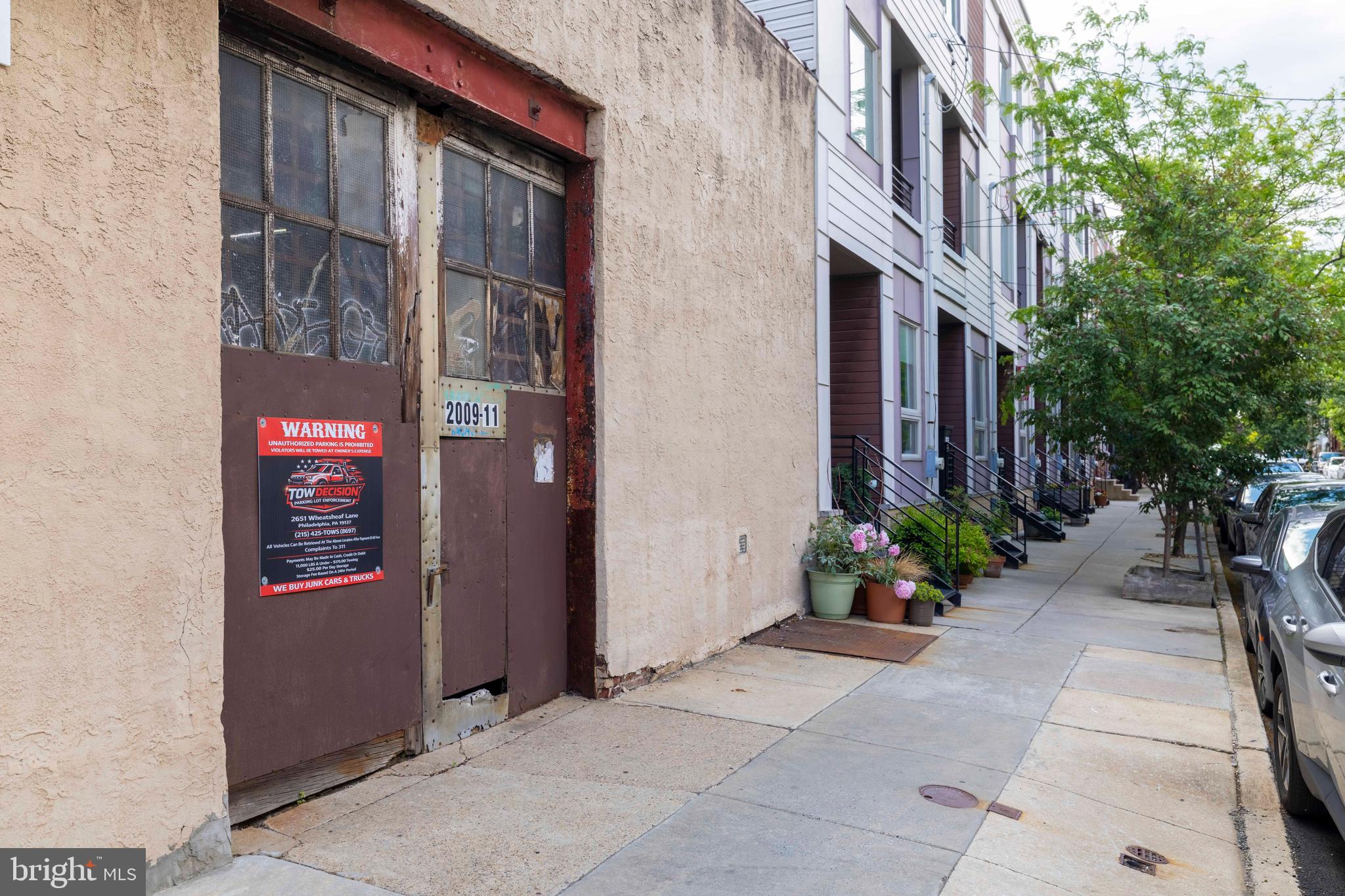 FISHTOWN - Land