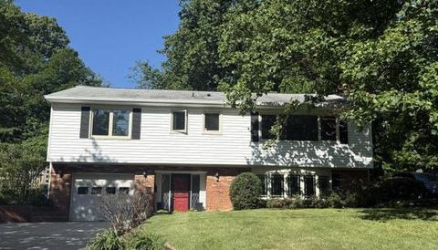Photo of 105 Poplar Drive, FALLS CHURCH, VA 22046 (MLS # VAFA2003844)