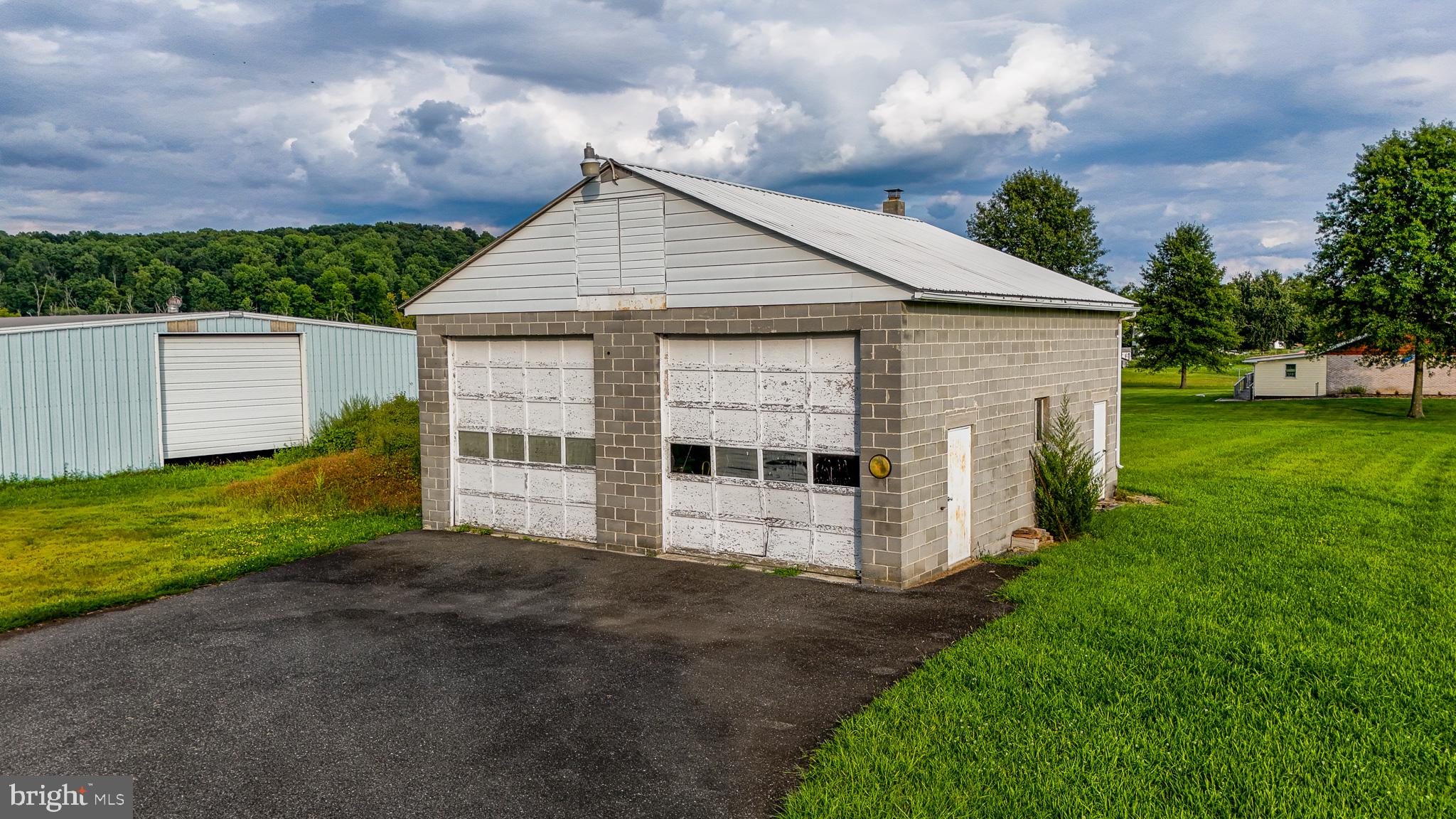 725 EVANS ROAD