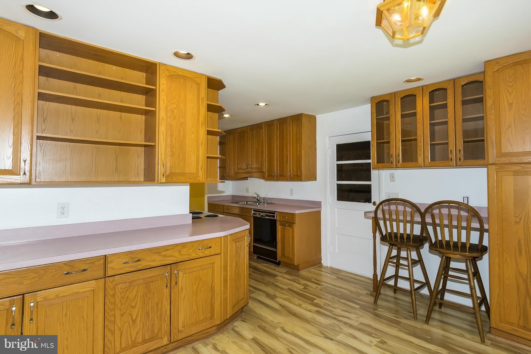 ROLLING KNOLLS - Residential