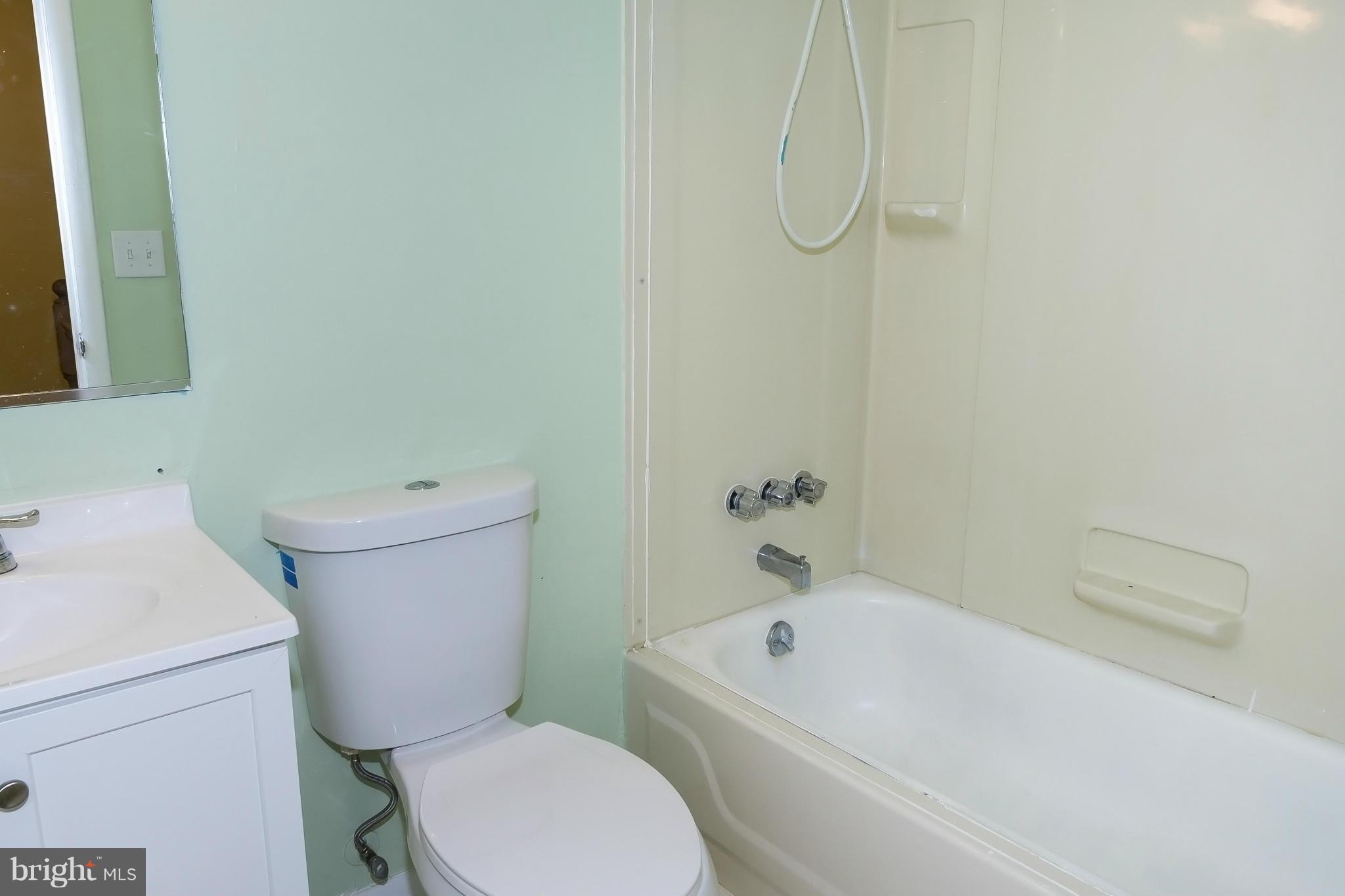 ROLLING KNOLLS - Residential