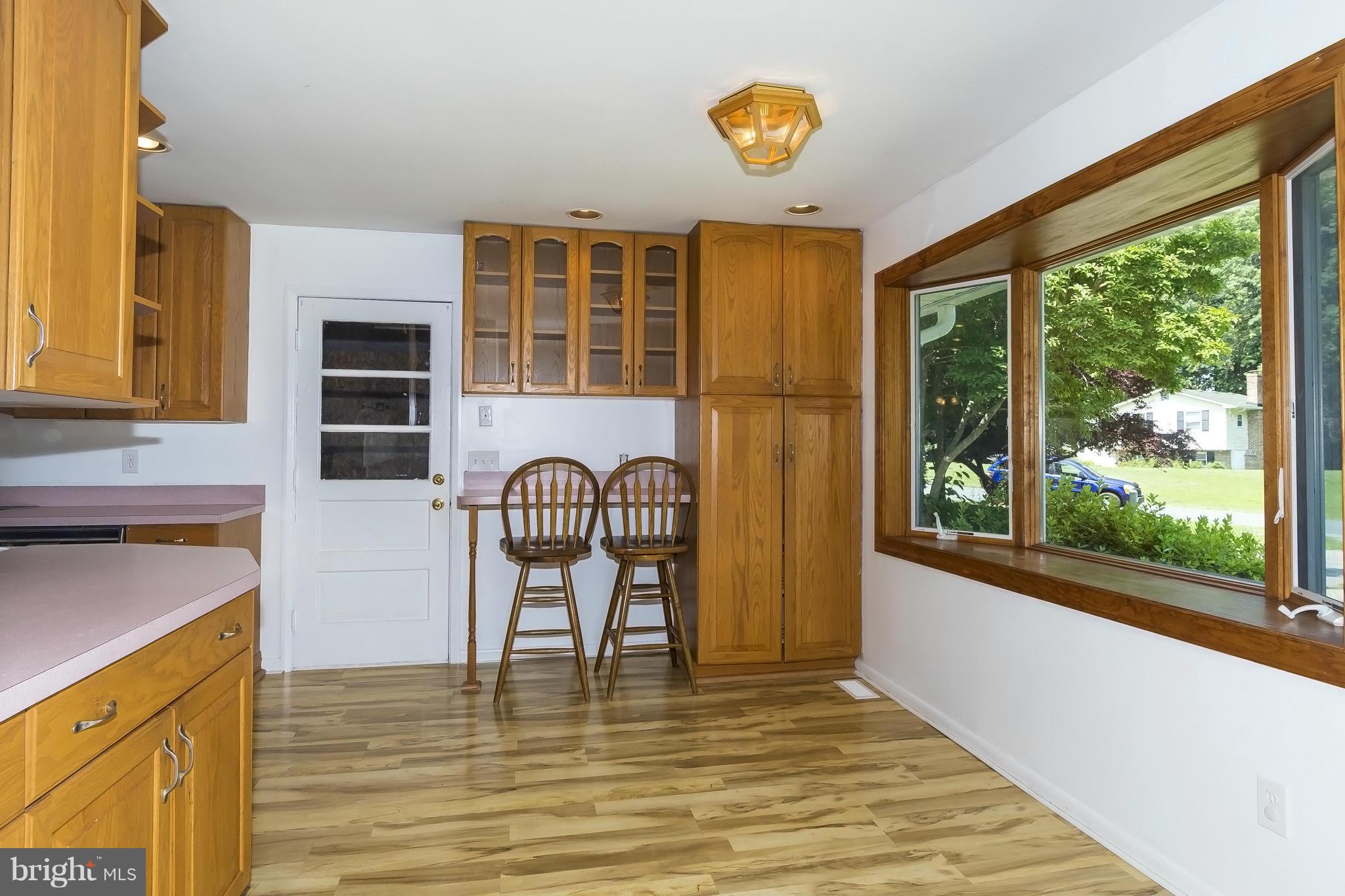 ROLLING KNOLLS - Residential