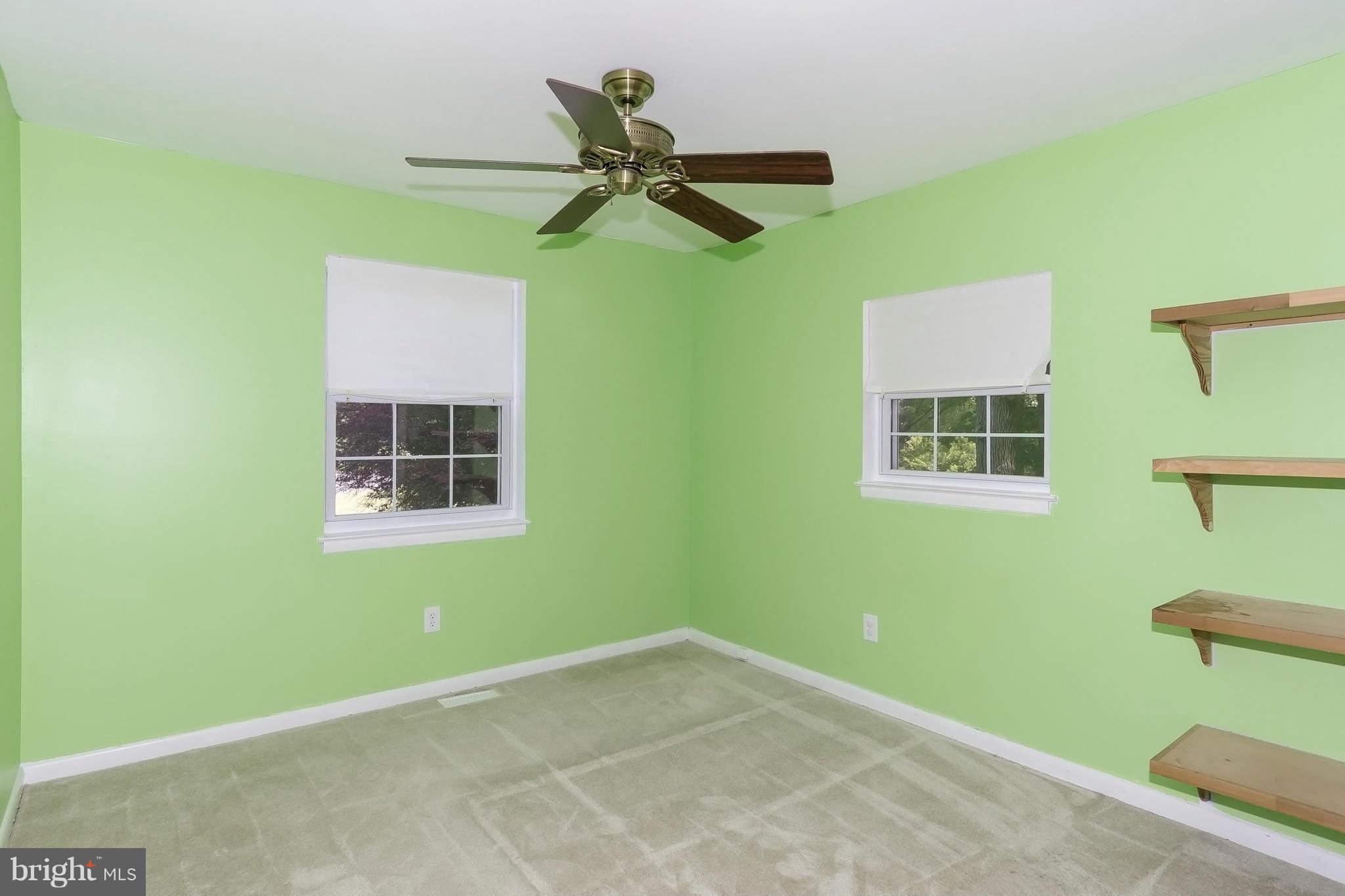 ROLLING KNOLLS - Residential