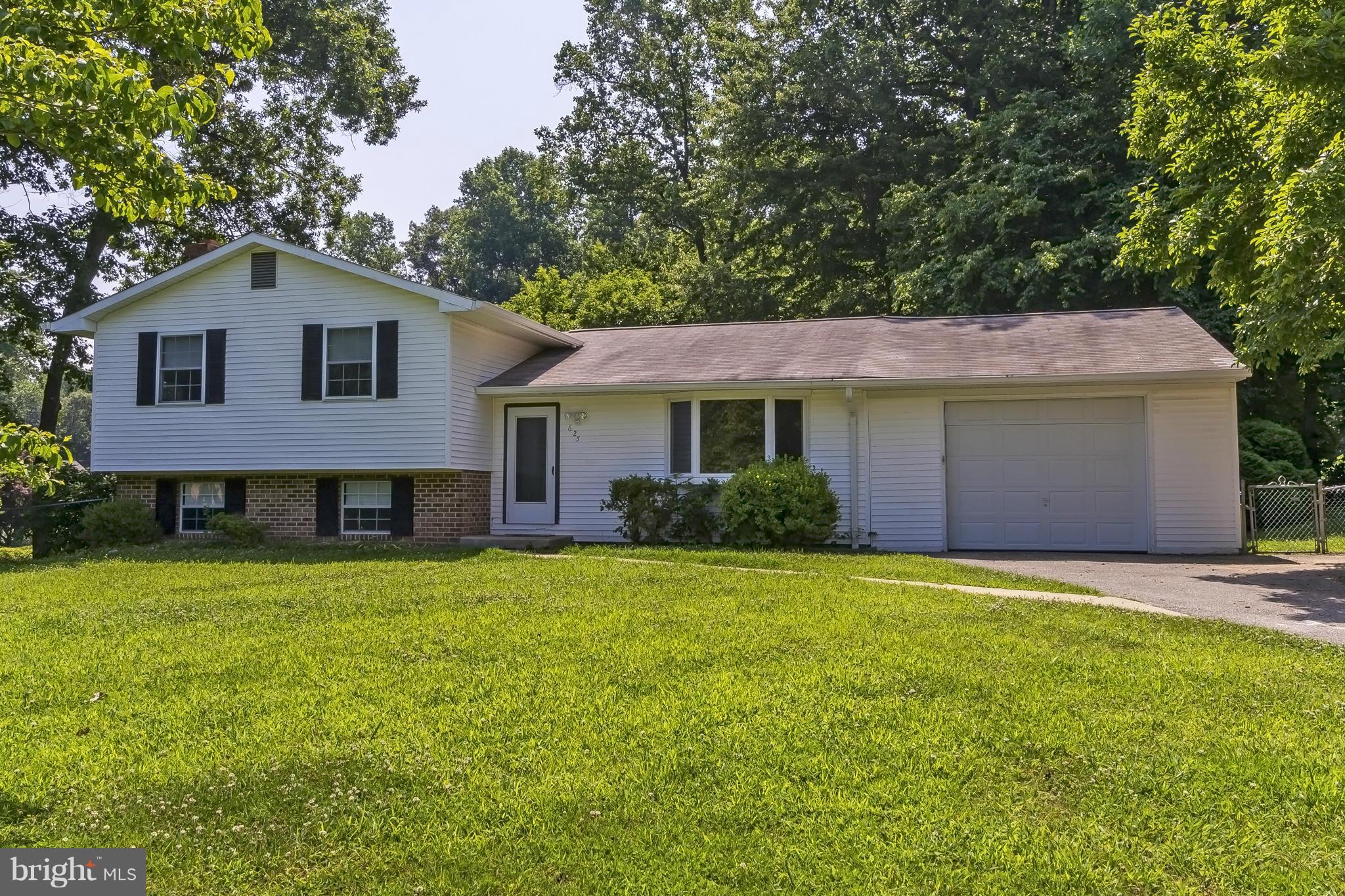 ROLLING KNOLLS - Residential