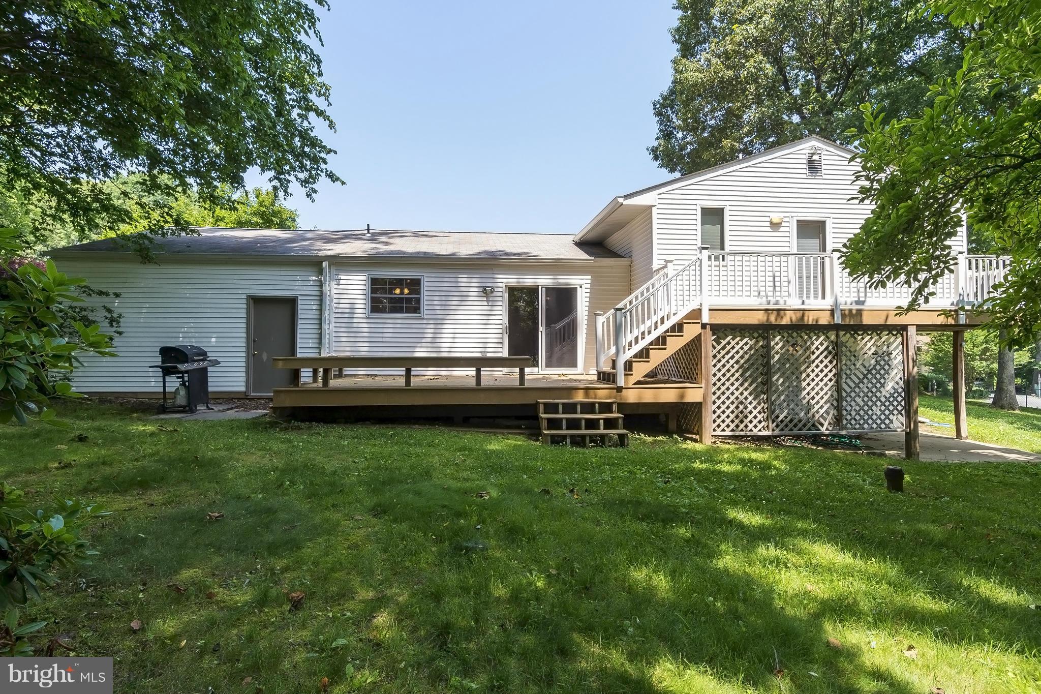 ROLLING KNOLLS - Residential