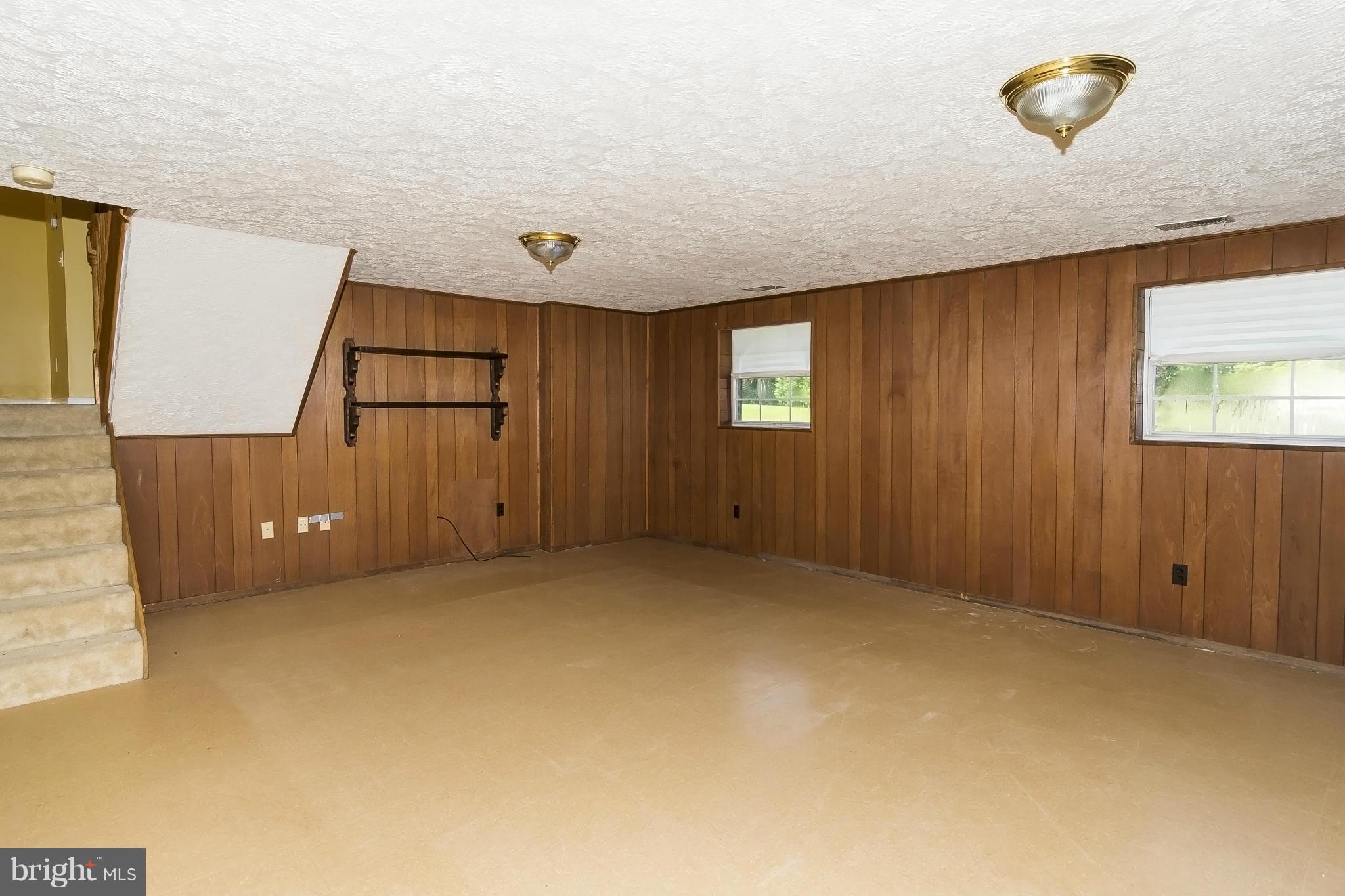 ROLLING KNOLLS - Residential