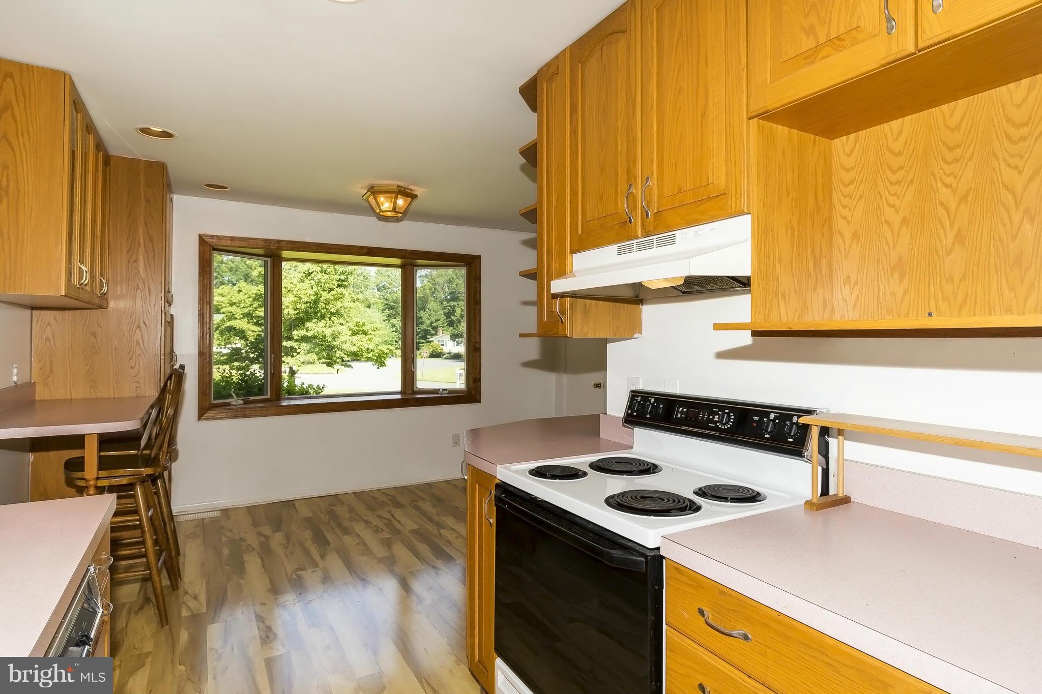 ROLLING KNOLLS - Residential