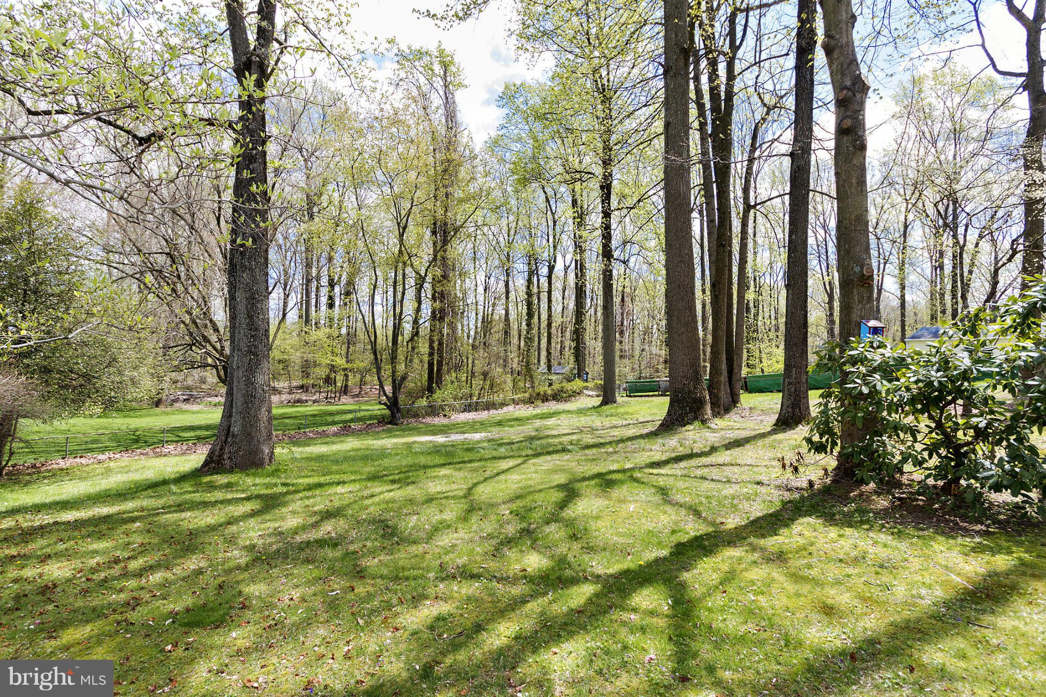 ROLLING KNOLLS - Residential