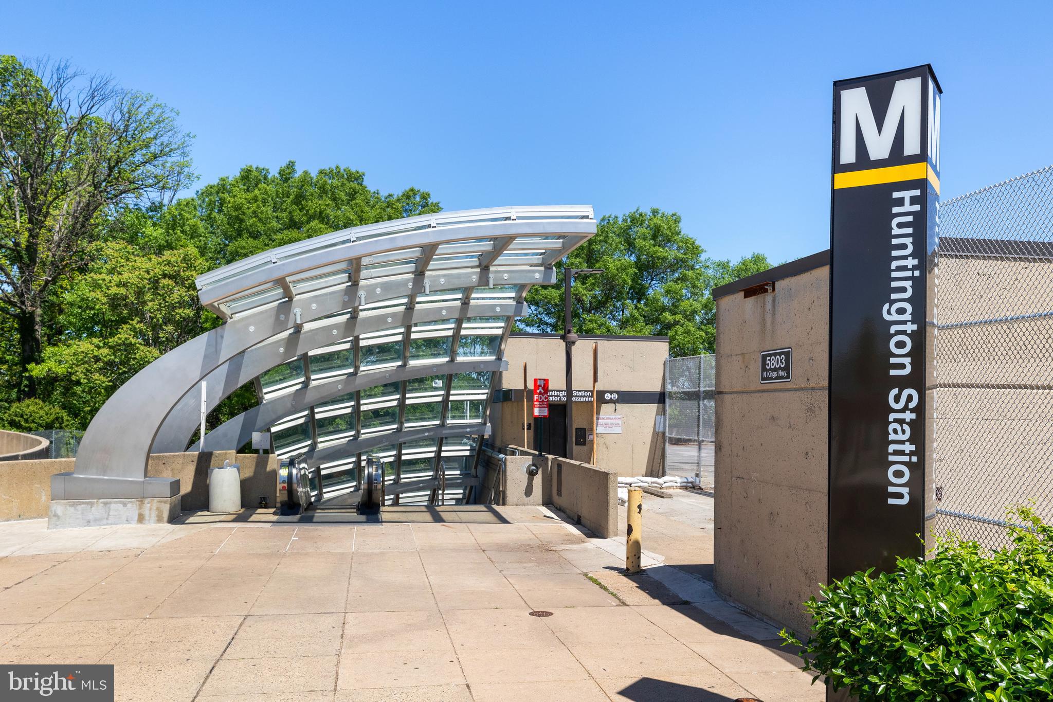 HUNTINGTON CLUB - Residential