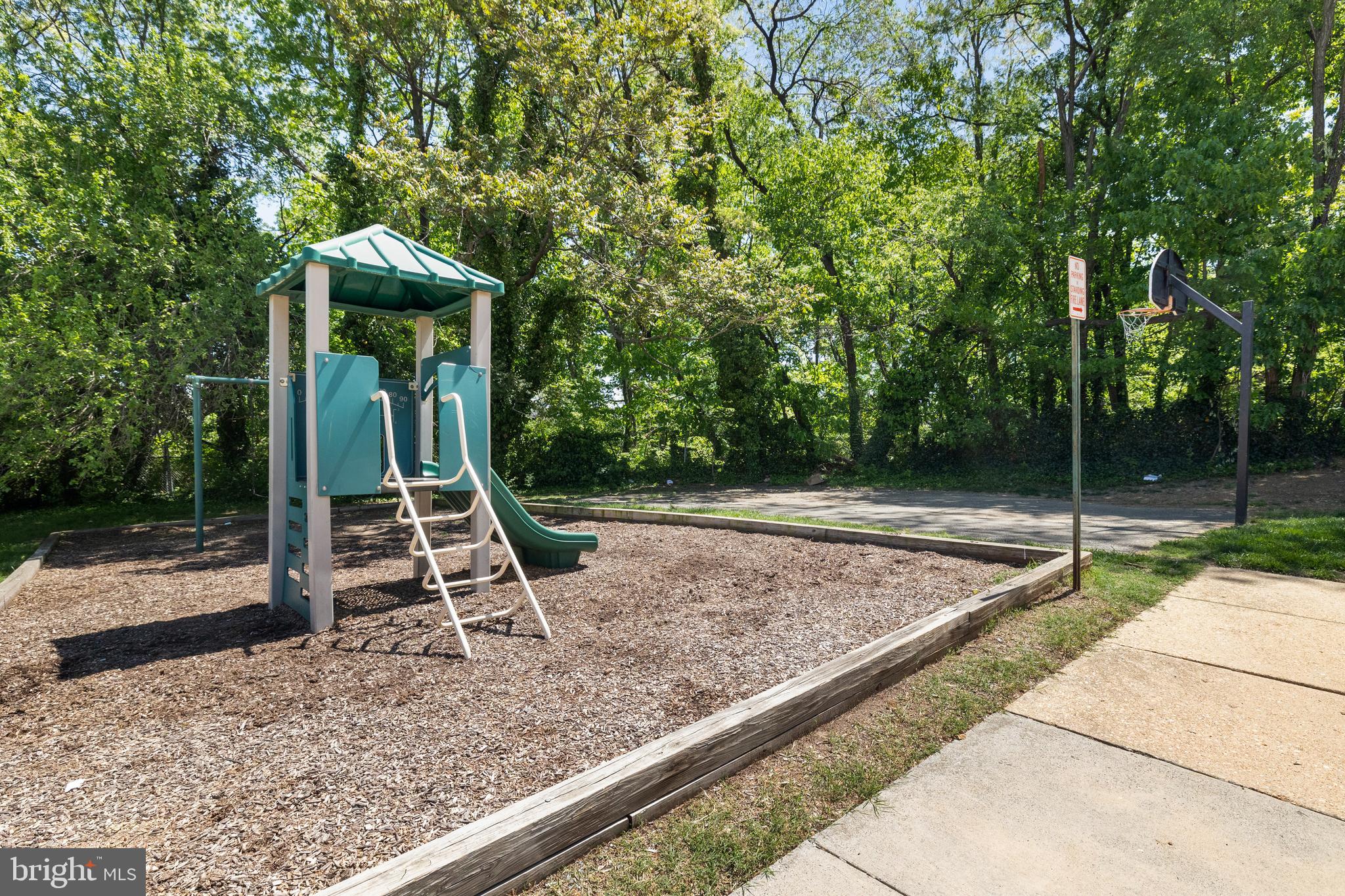 HUNTINGTON CLUB - Residential