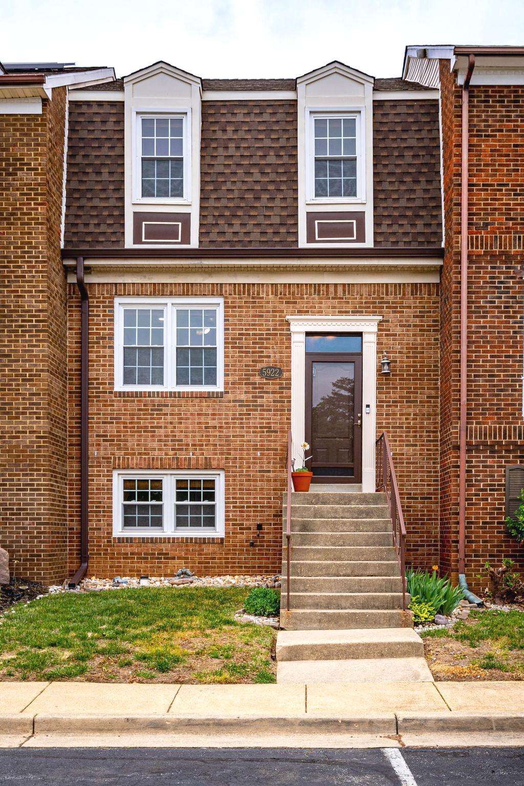 SURRATTS VILLAGE - Residential